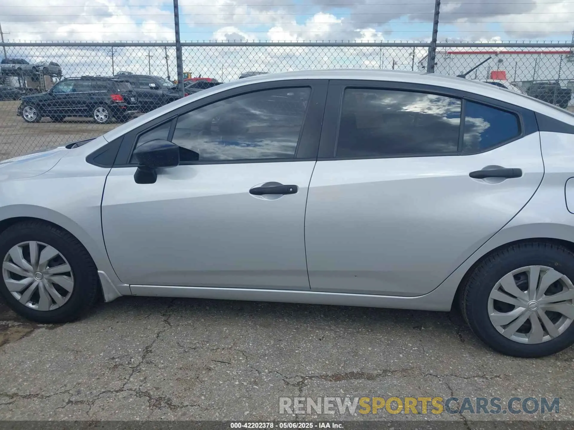 14 Photograph of a damaged car 3N1CN8DV3NL820203 NISSAN VERSA 2022