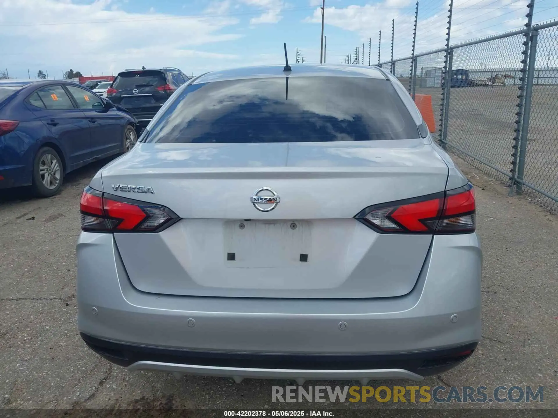16 Photograph of a damaged car 3N1CN8DV3NL820203 NISSAN VERSA 2022