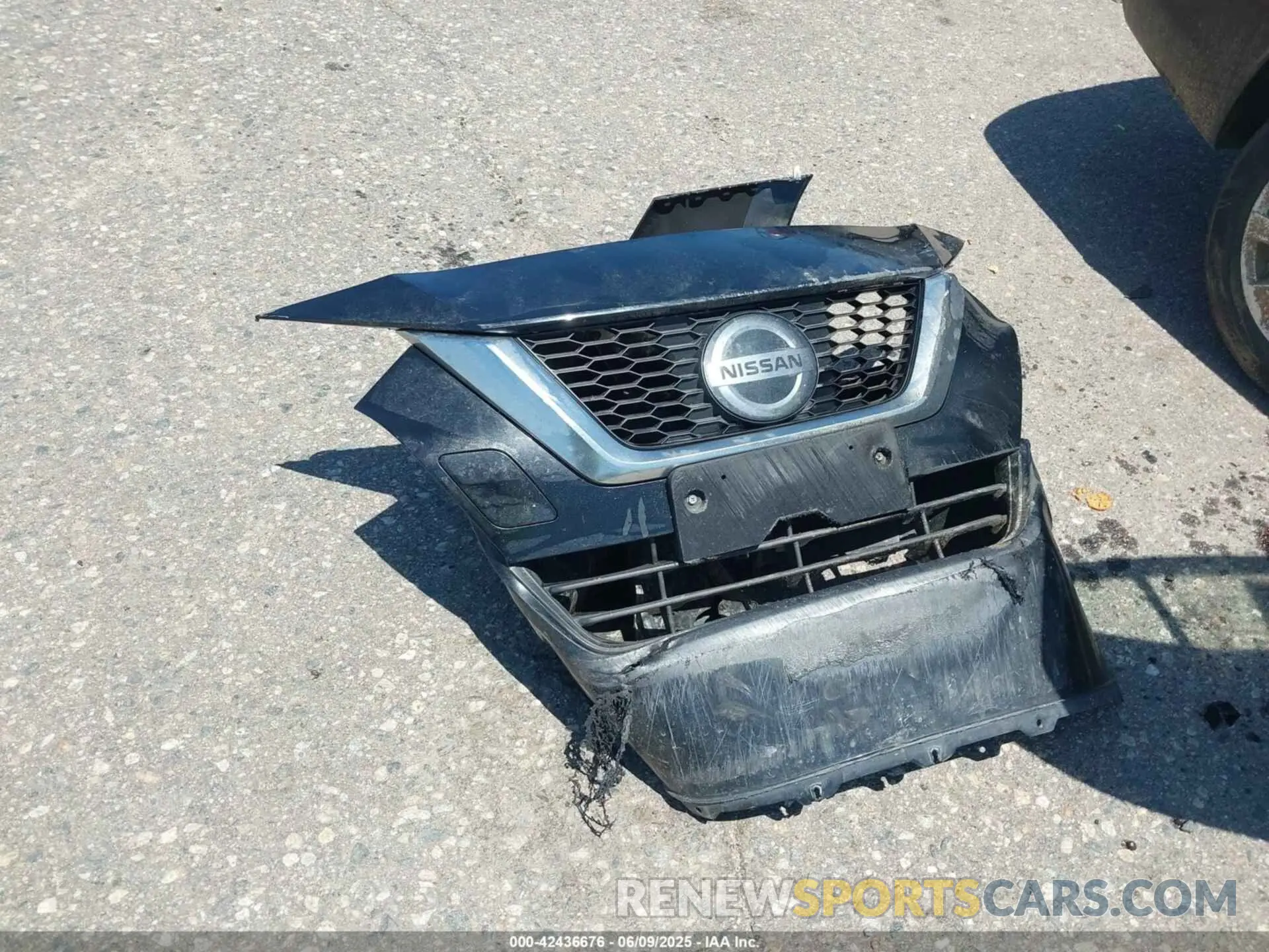 12 Photograph of a damaged car 3N1CN8DV3NL833131 NISSAN VERSA 2022
