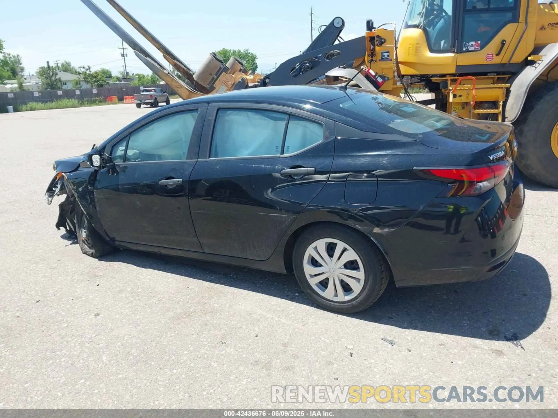 15 Photograph of a damaged car 3N1CN8DV3NL833131 NISSAN VERSA 2022