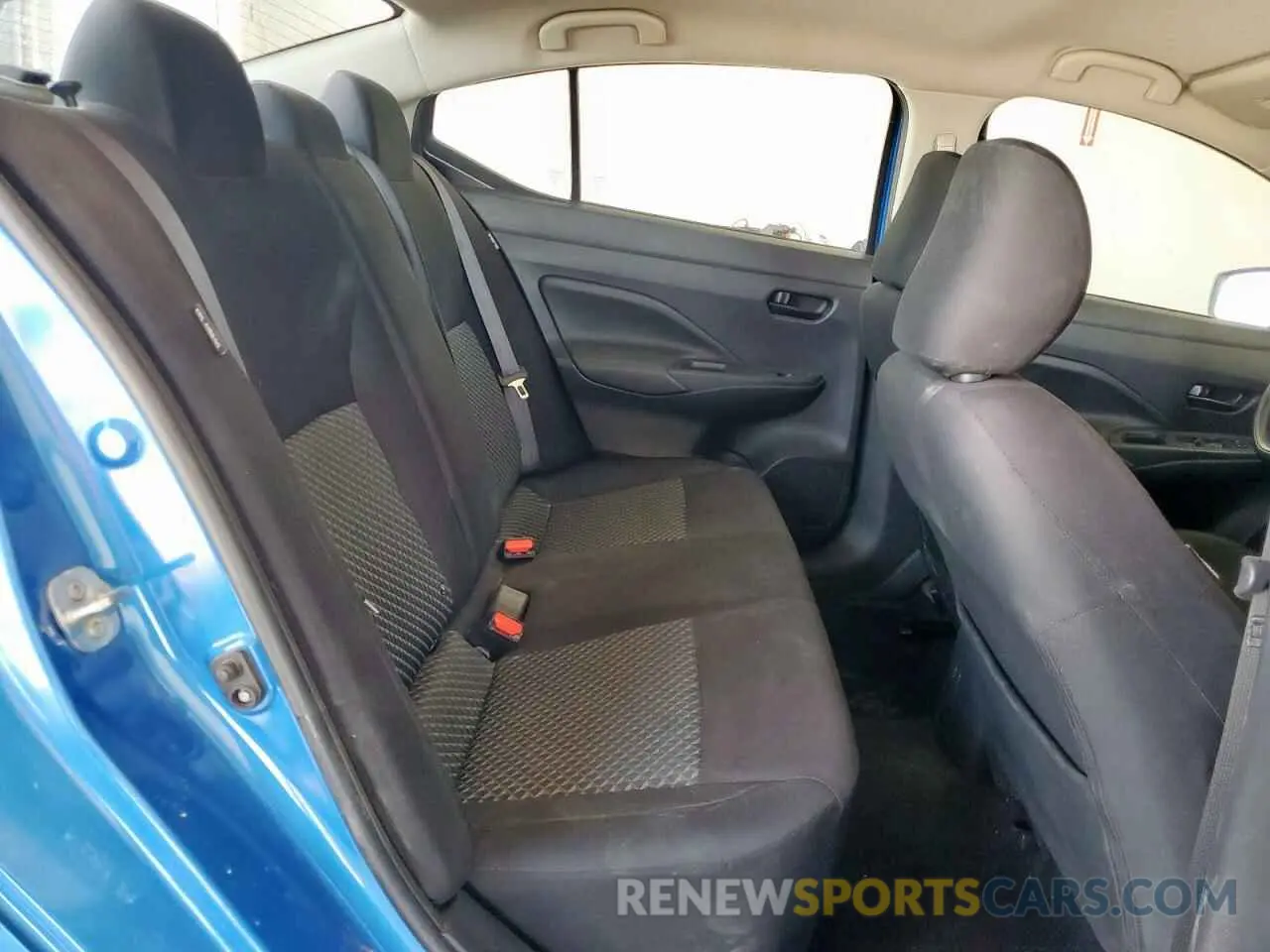 10 Photograph of a damaged car 3N1CN8DV7NL833049 NISSAN VERSA 2022