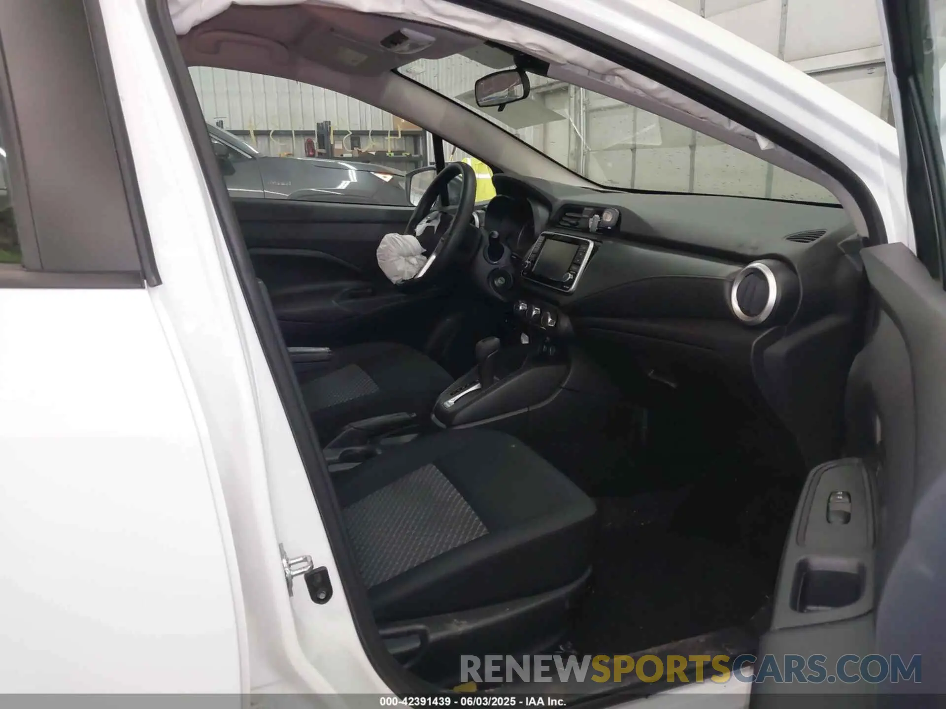 5 Photograph of a damaged car 3N1CN8DV7NL849302 NISSAN VERSA 2022