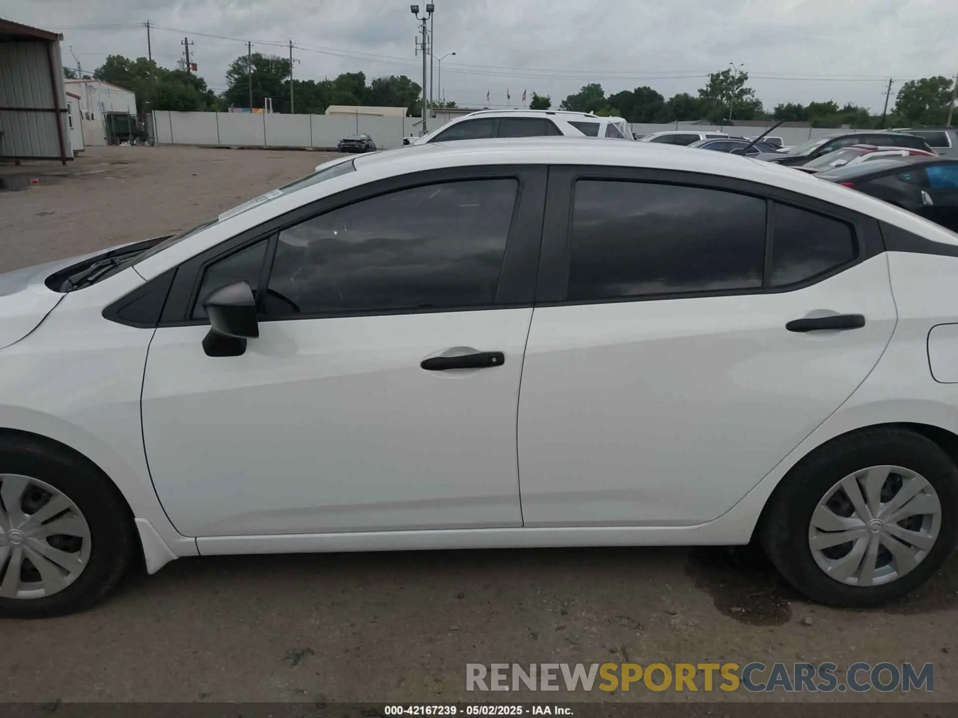 14 Photograph of a damaged car 3N1CN8DV7NL861725 NISSAN VERSA 2022