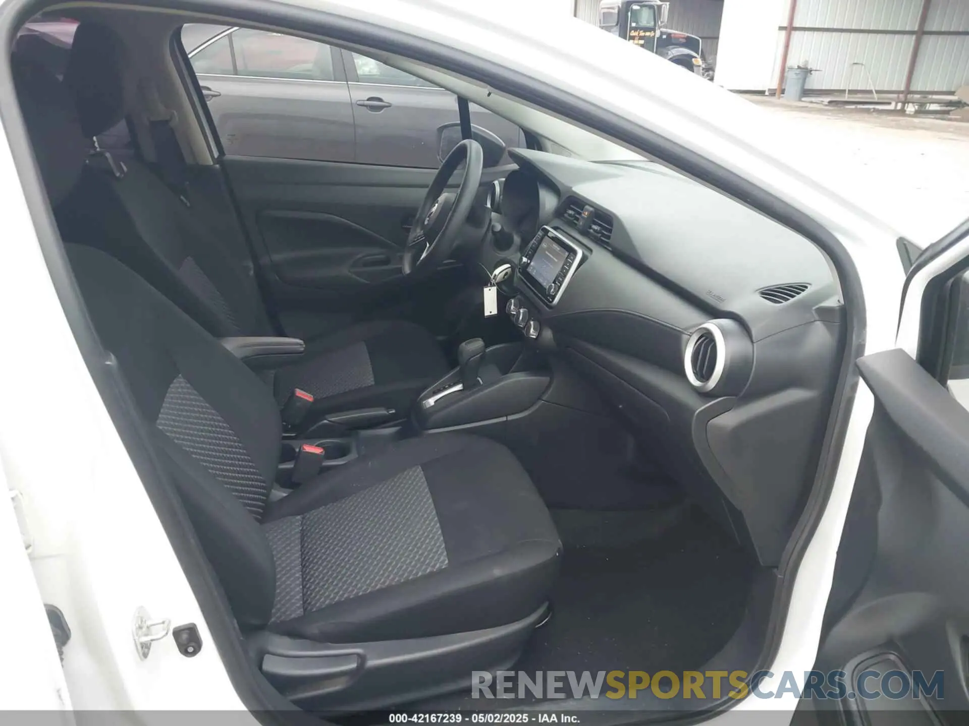 5 Photograph of a damaged car 3N1CN8DV7NL861725 NISSAN VERSA 2022