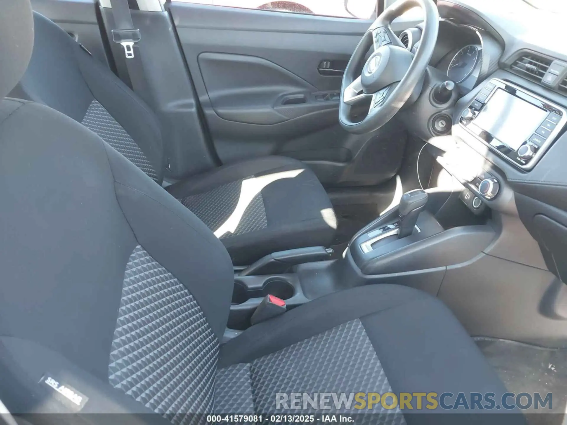 5 Photograph of a damaged car 3N1CN8DVXNL841548 NISSAN VERSA 2022