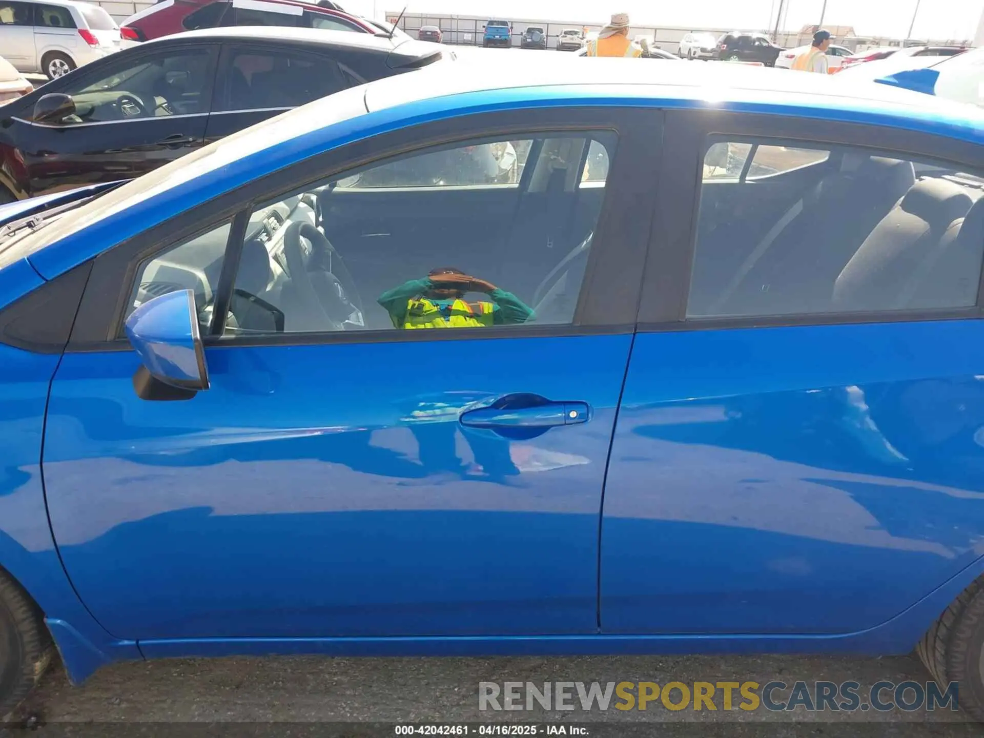 14 Photograph of a damaged car 3N1CN8EV1NL825527 NISSAN VERSA 2022