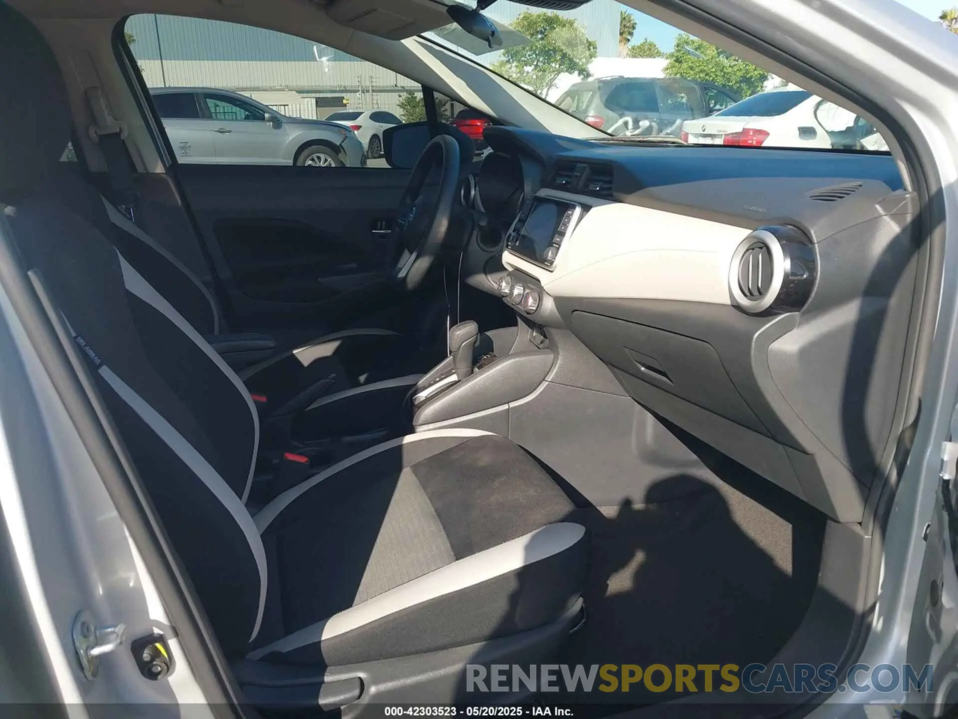 5 Photograph of a damaged car 3N1CN8EV7NL849623 NISSAN VERSA 2022