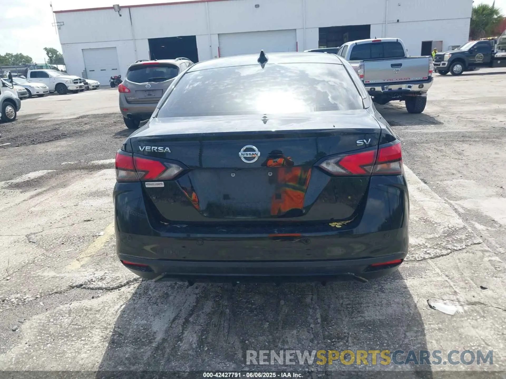 16 Photograph of a damaged car 3N1CN8EV9NL827607 NISSAN VERSA 2022
