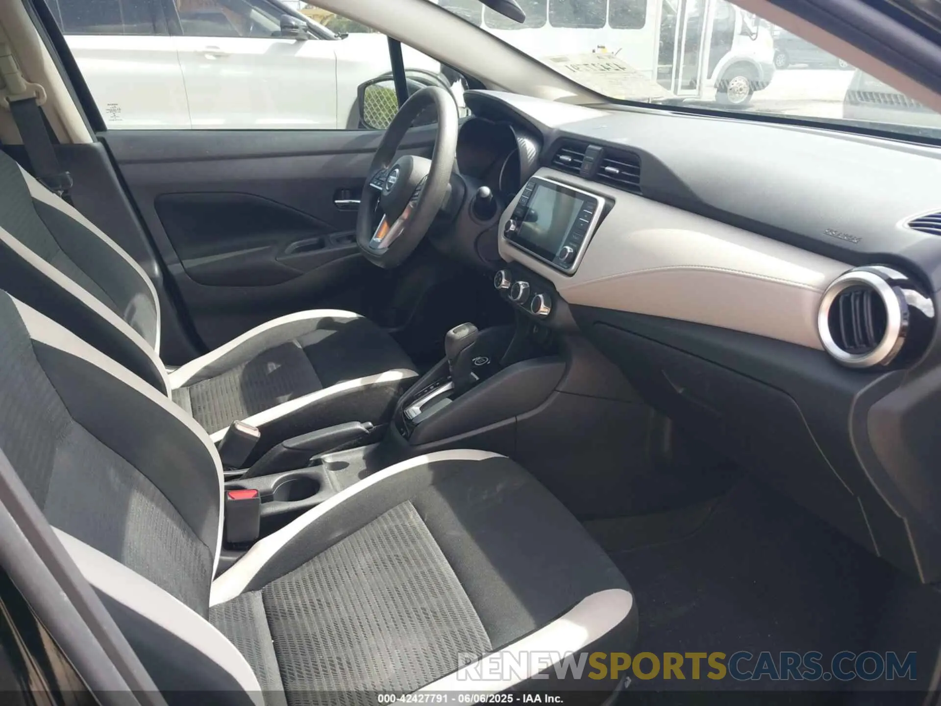5 Photograph of a damaged car 3N1CN8EV9NL827607 NISSAN VERSA 2022