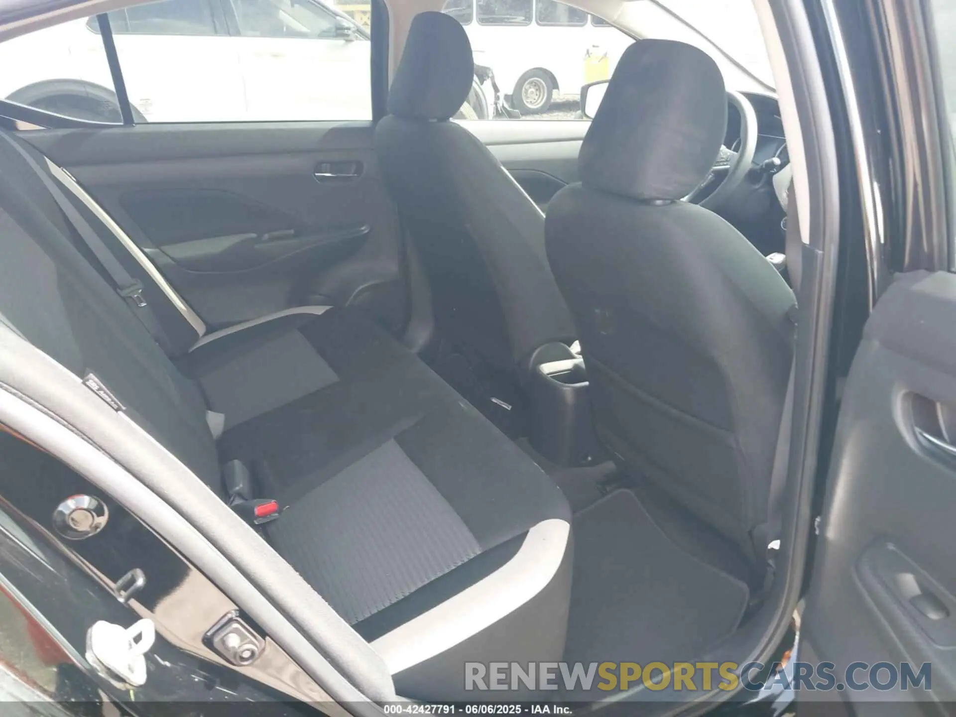 8 Photograph of a damaged car 3N1CN8EV9NL827607 NISSAN VERSA 2022