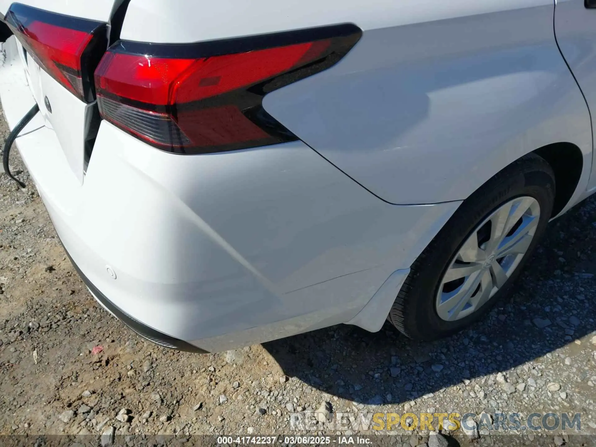 17 Photograph of a damaged car 3N1CN8DV5PL868739 NISSAN VERSA 2023