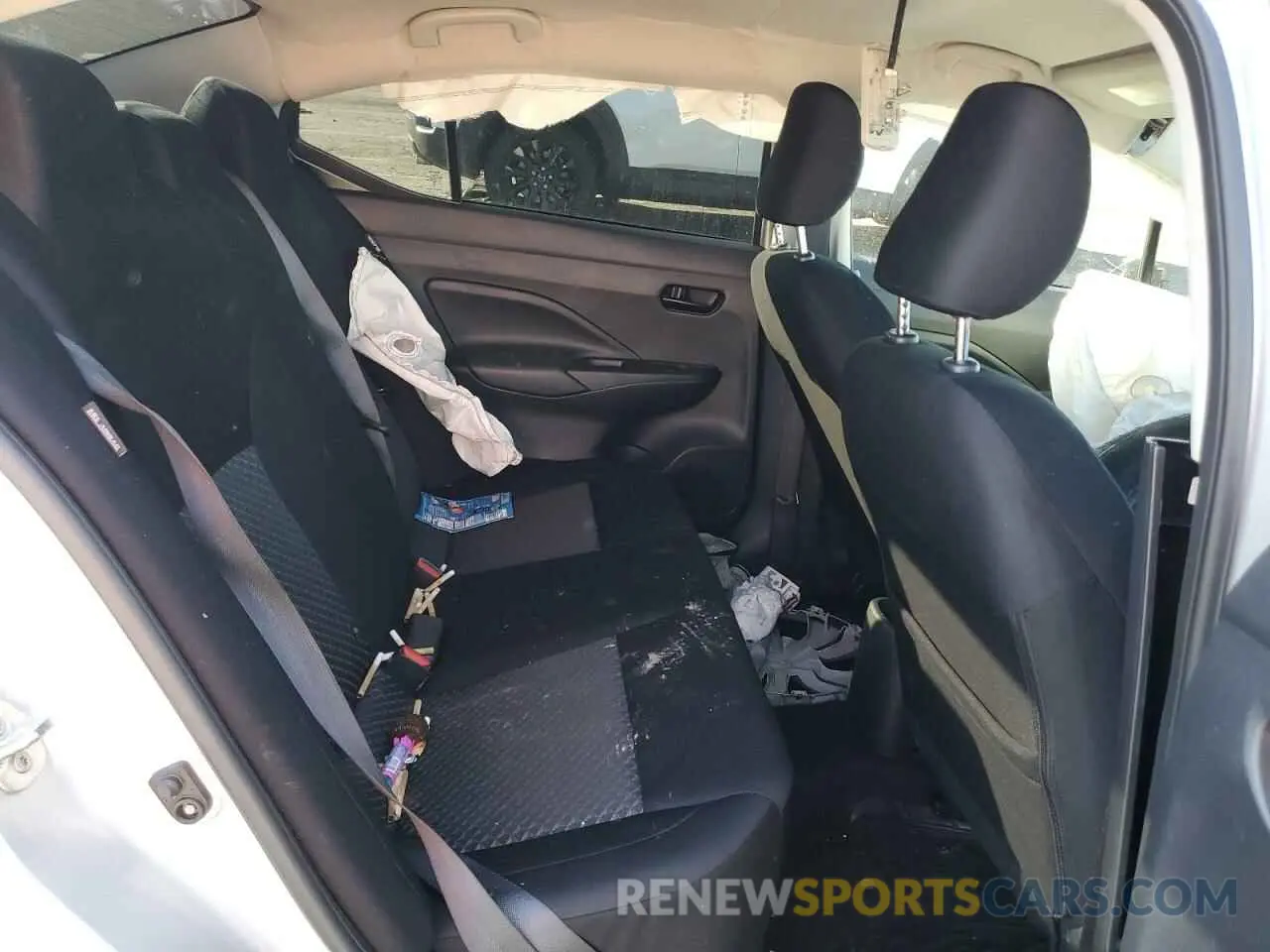 10 Photograph of a damaged car 3N1CN8DV3RL835774 NISSAN VERSA 2024