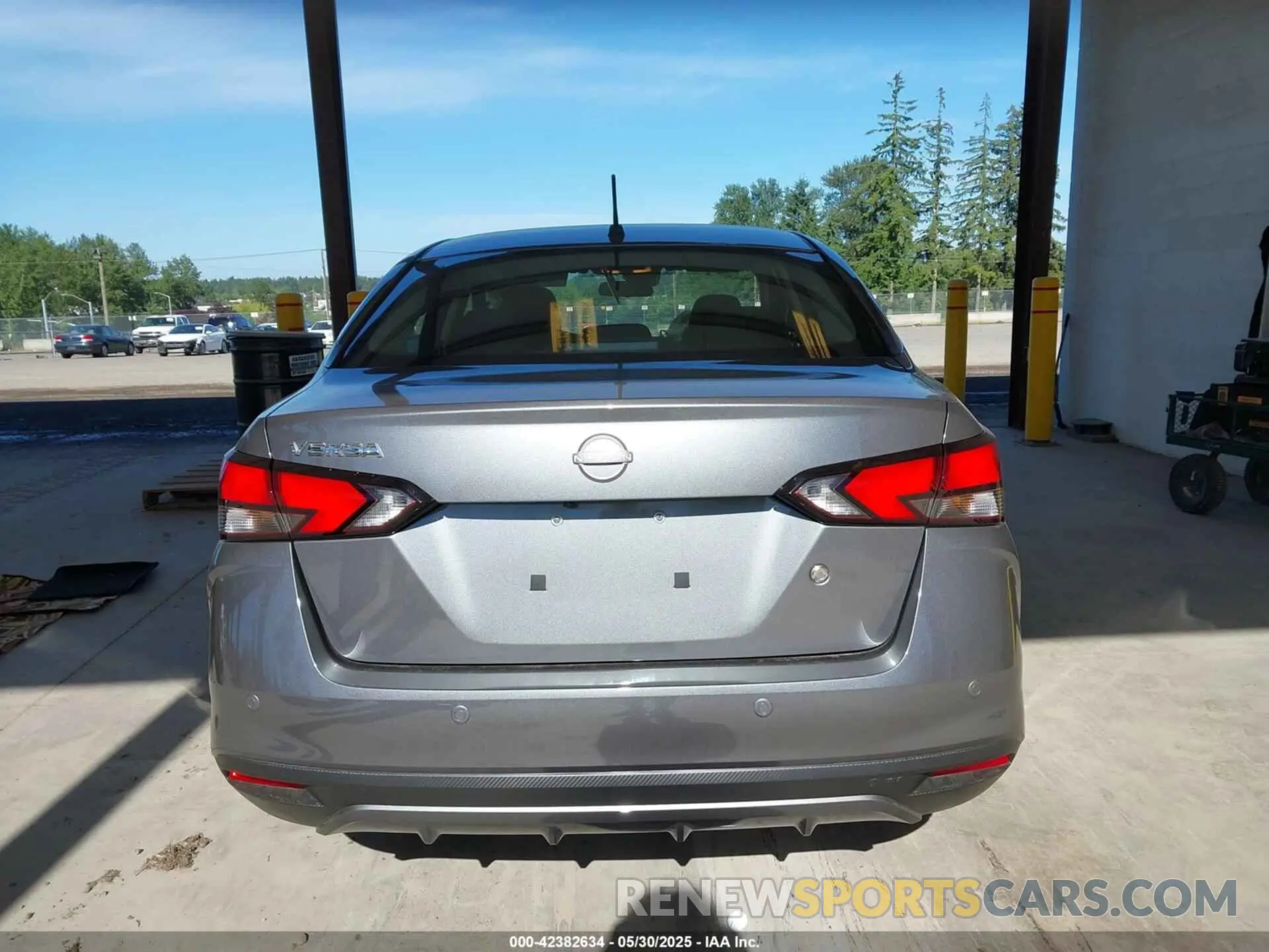 16 Photograph of a damaged car 3N1CN8DV3RL927371 NISSAN VERSA 2024