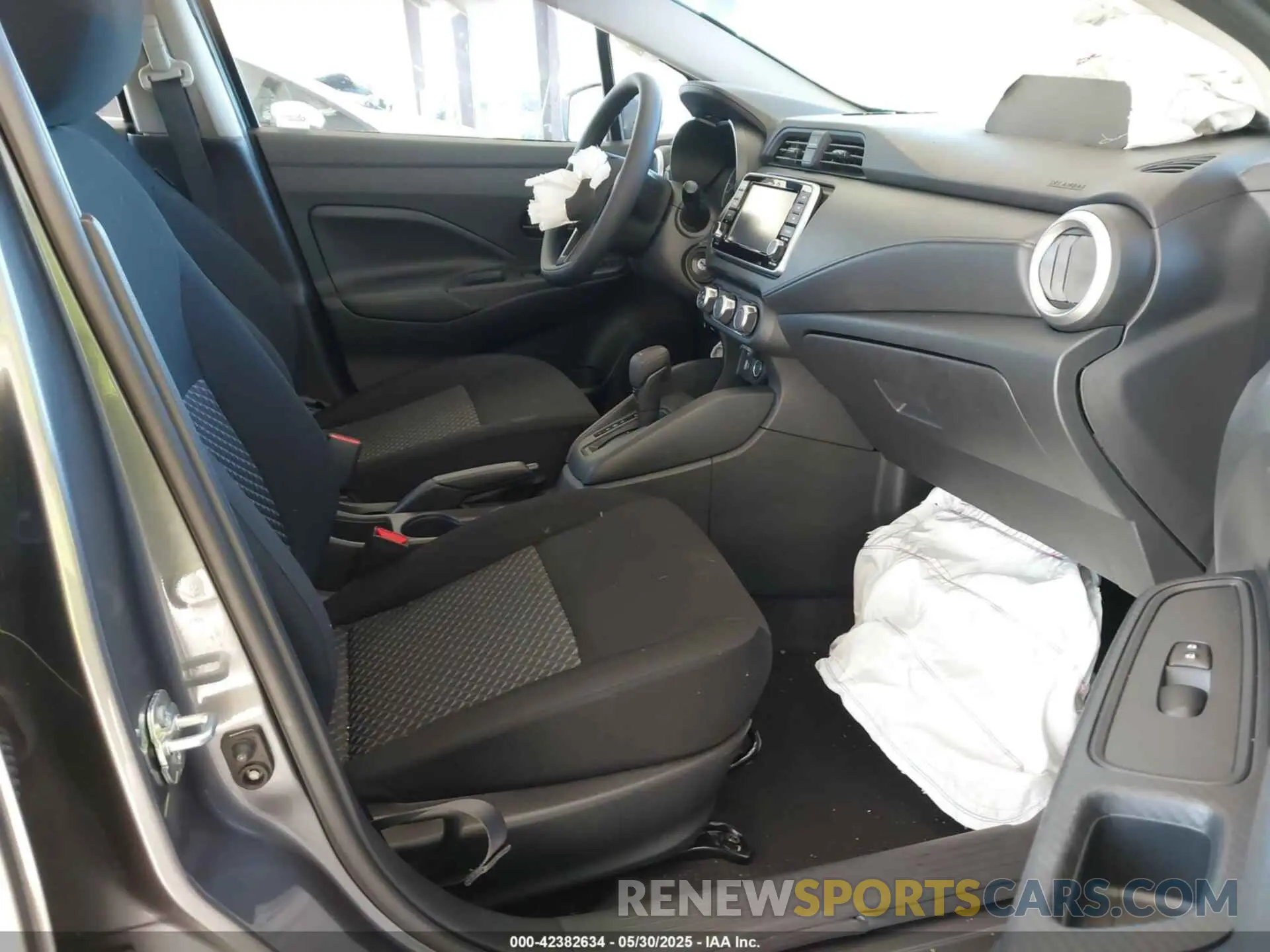 5 Photograph of a damaged car 3N1CN8DV3RL927371 NISSAN VERSA 2024