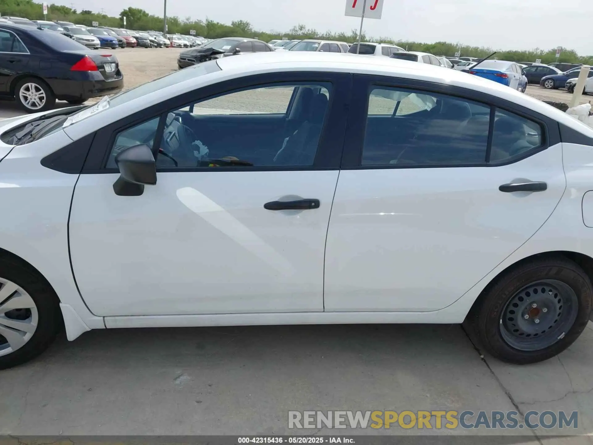 15 Photograph of a damaged car 3N1CN8DV4RL914225 NISSAN VERSA 2024
