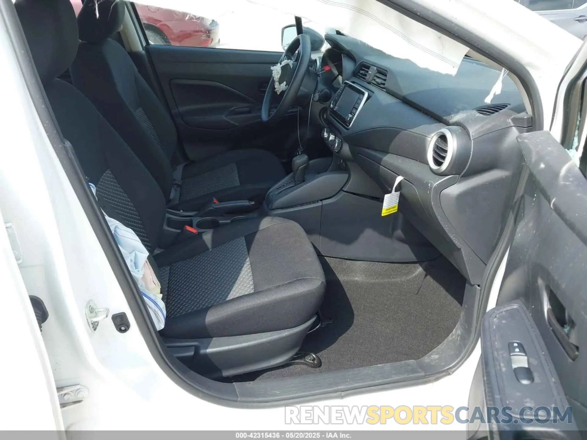 5 Photograph of a damaged car 3N1CN8DV4RL914225 NISSAN VERSA 2024