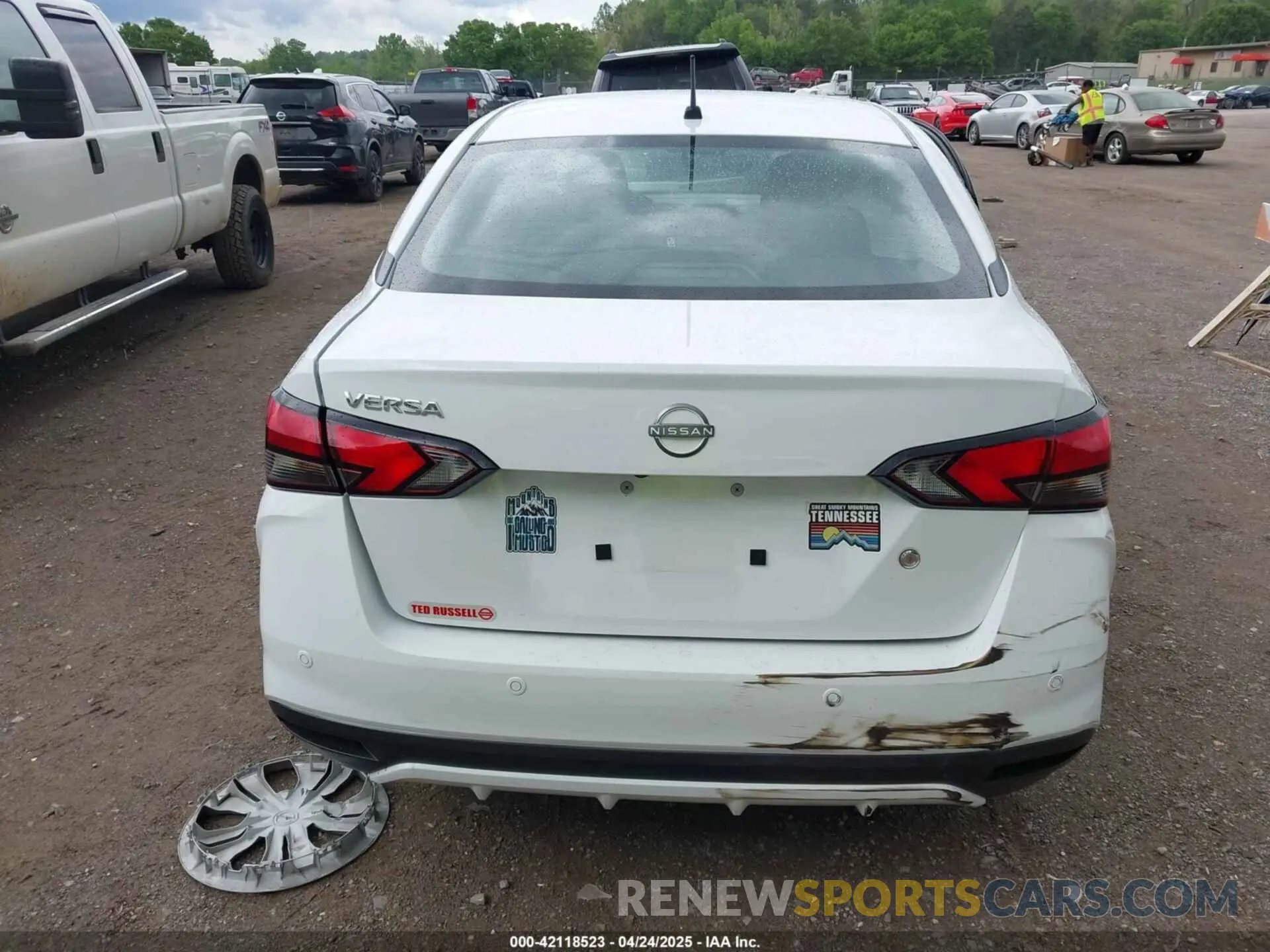 16 Photograph of a damaged car 3N1CN8DV4RL924009 NISSAN VERSA 2024