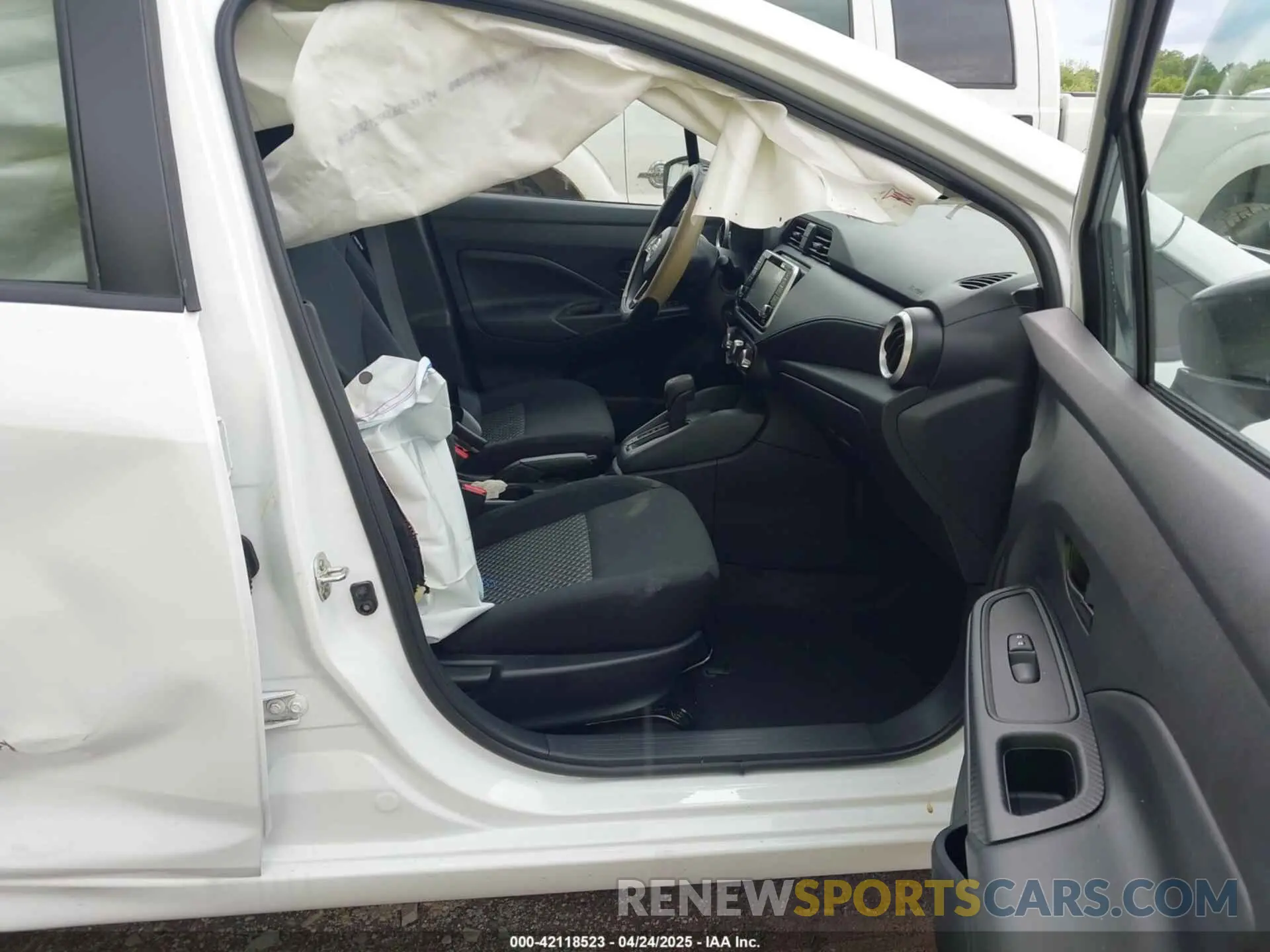 5 Photograph of a damaged car 3N1CN8DV4RL924009 NISSAN VERSA 2024