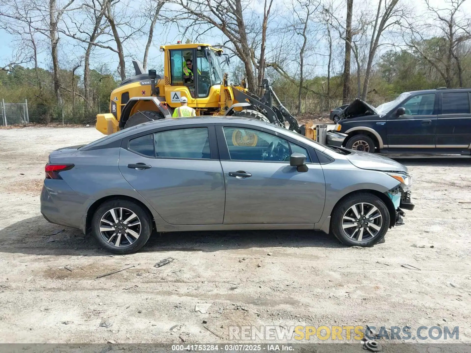 14 Photograph of a damaged car 3N1CN8DV4RL930134 NISSAN VERSA 2024