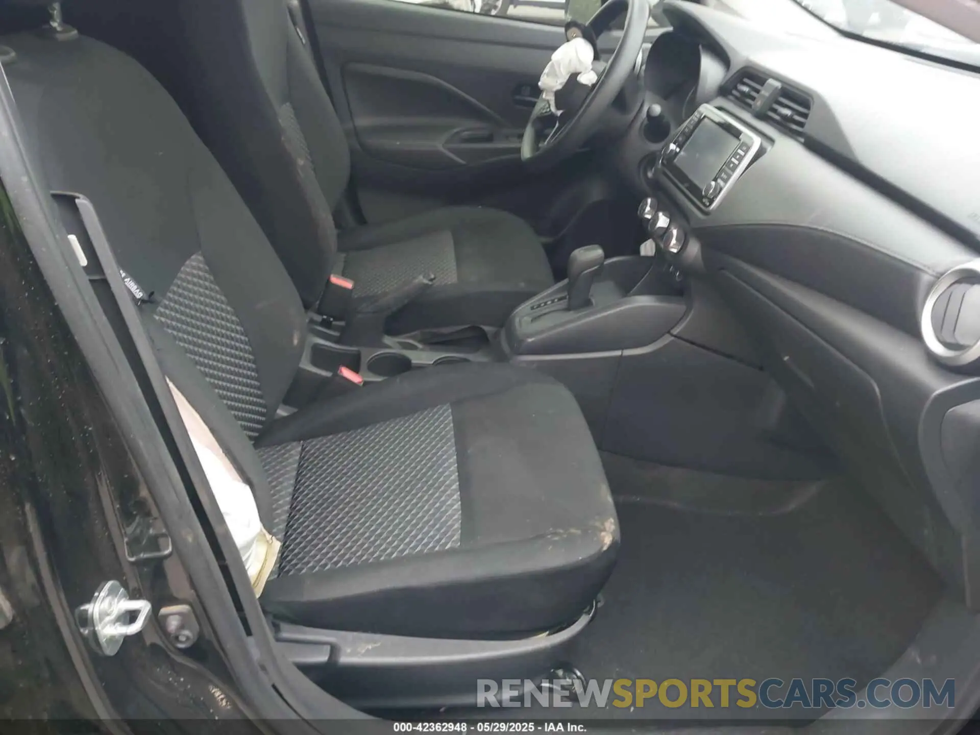 5 Photograph of a damaged car 3N1CN8DV5RL862720 NISSAN VERSA 2024