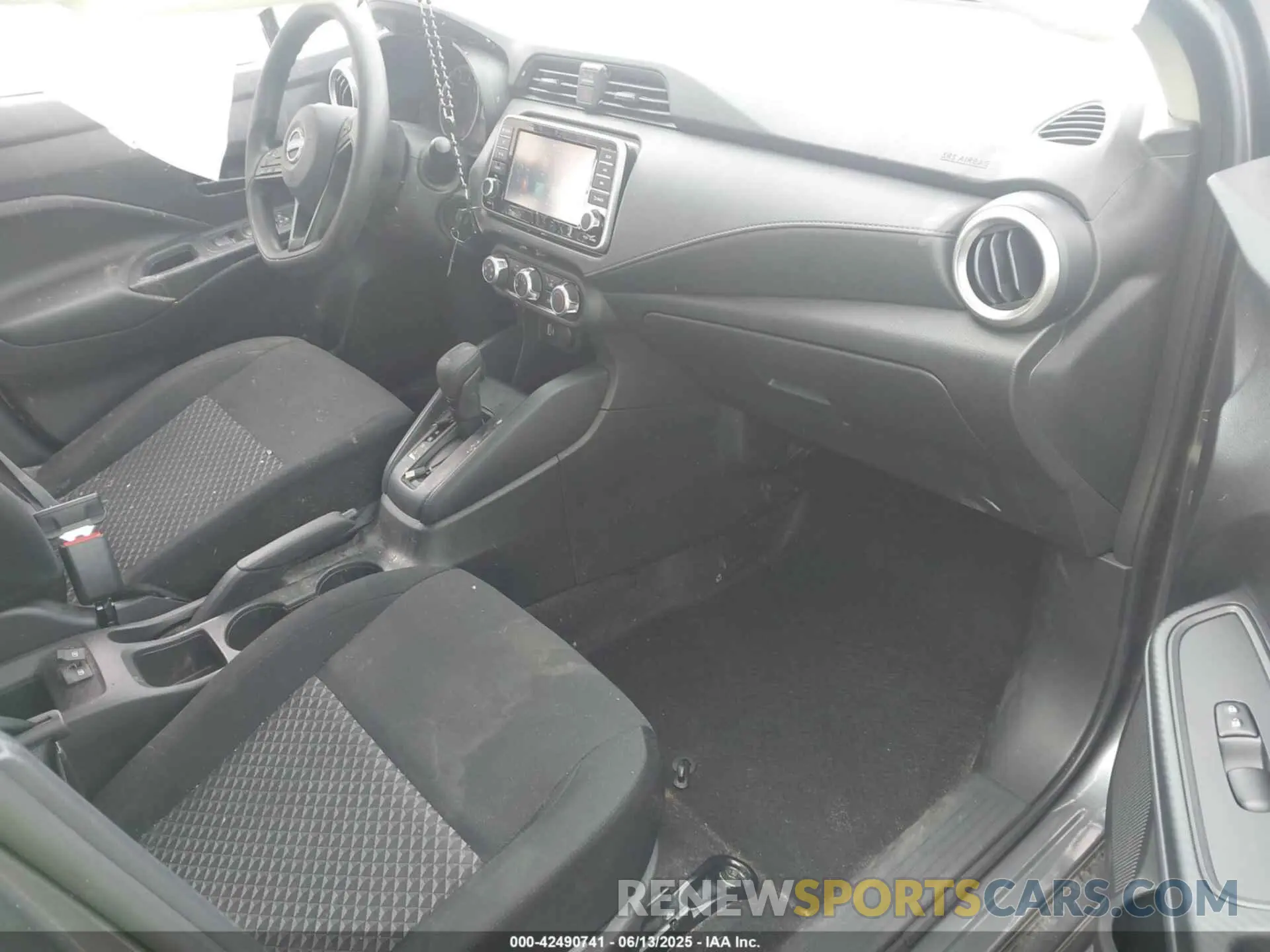 5 Photograph of a damaged car 3N1CN8DV5RL930448 NISSAN VERSA 2024