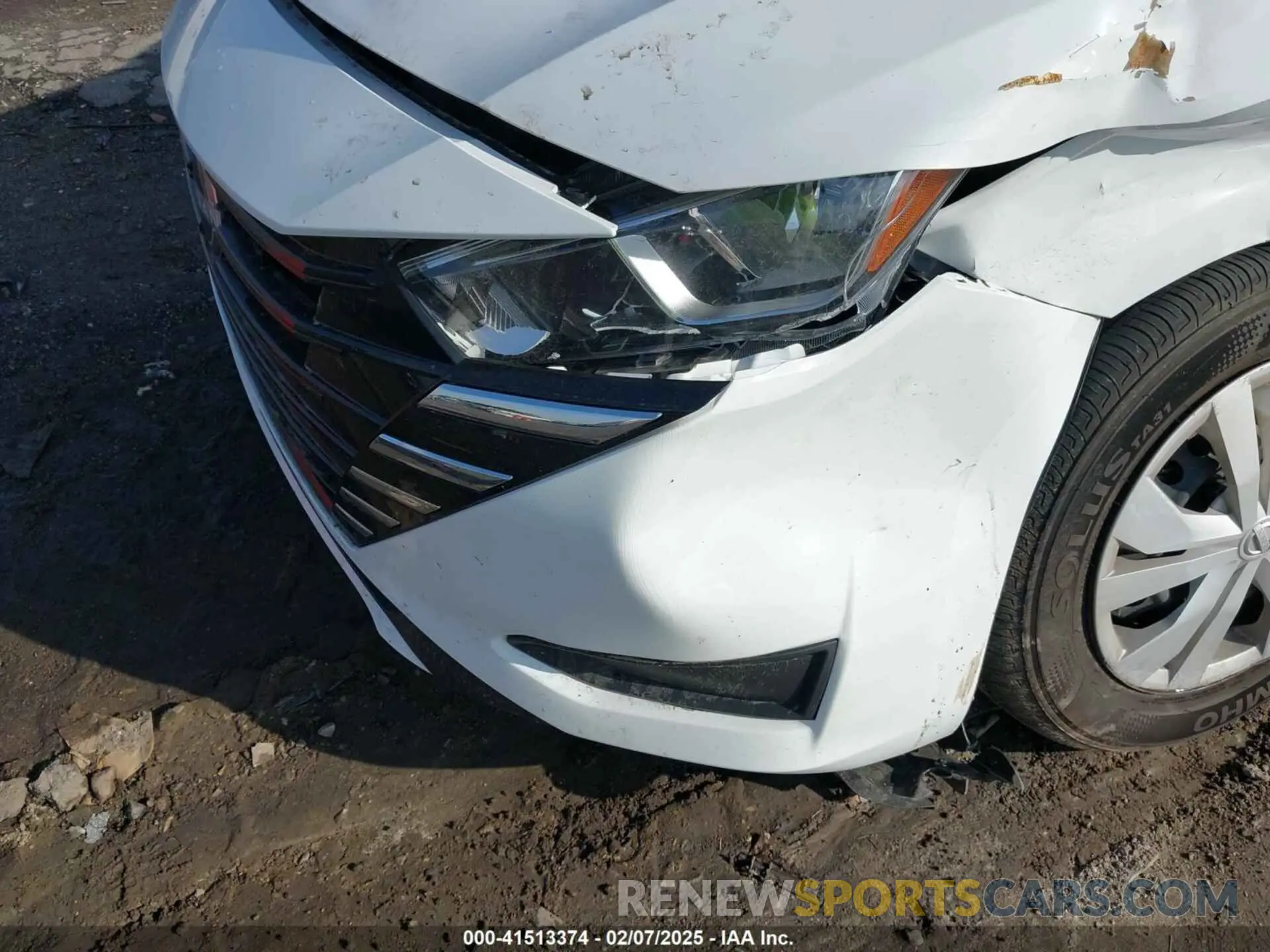 17 Photograph of a damaged car 3N1CN8DV8RL906189 NISSAN VERSA 2024