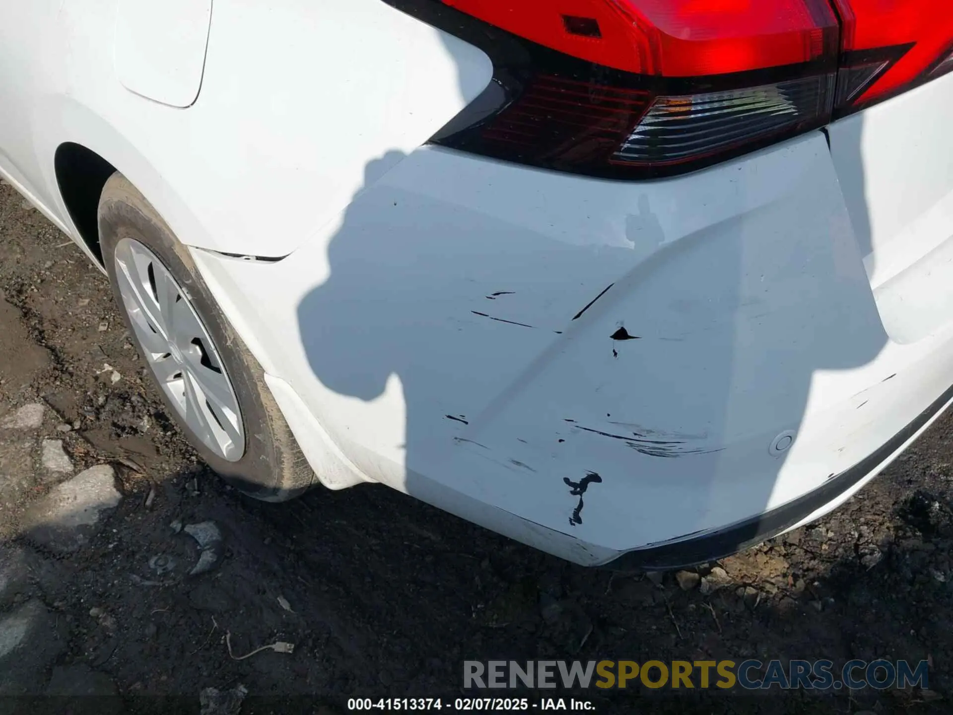 18 Photograph of a damaged car 3N1CN8DV8RL906189 NISSAN VERSA 2024