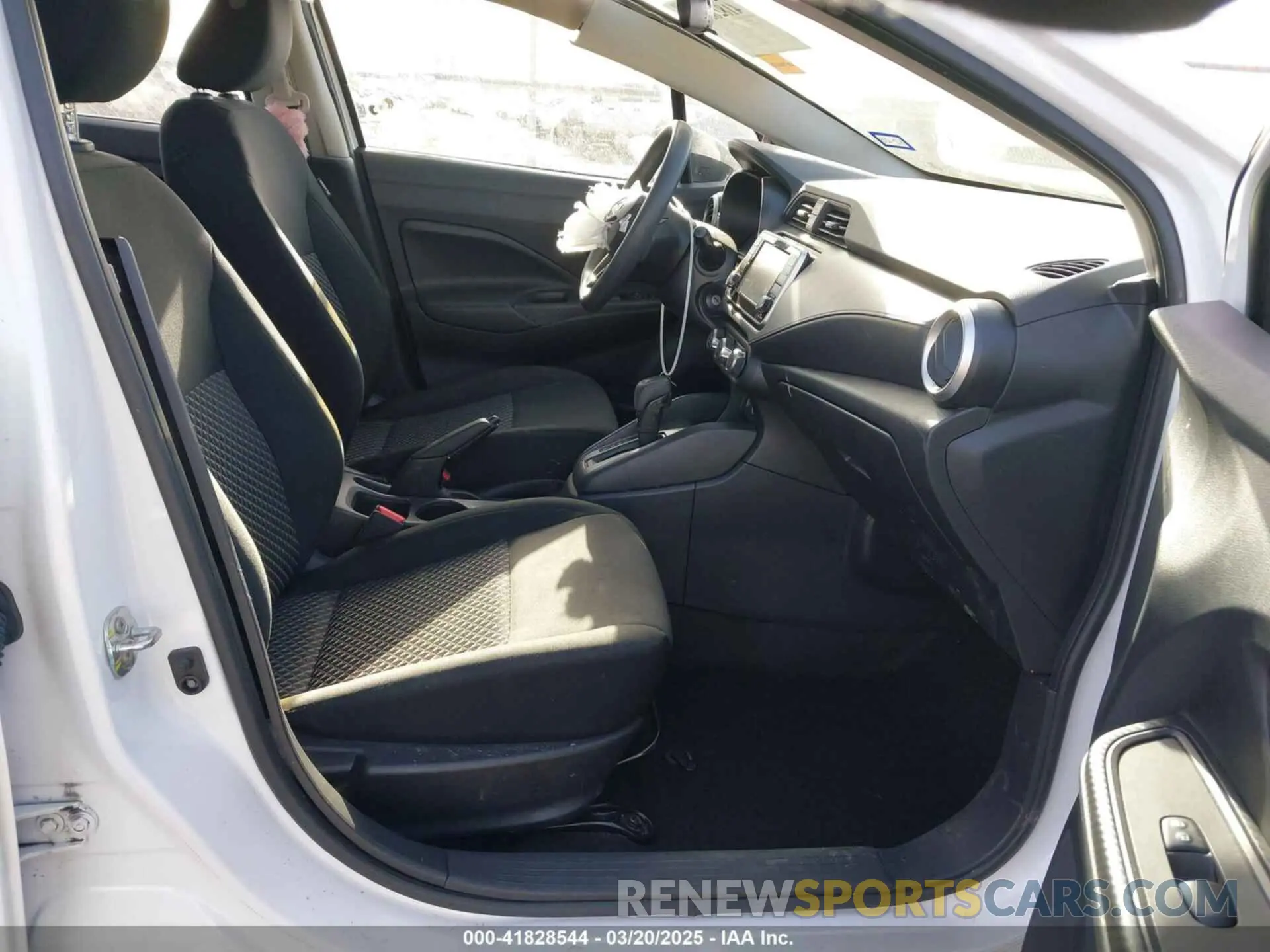 5 Photograph of a damaged car 3N1CN8DV9RL841370 NISSAN VERSA 2024