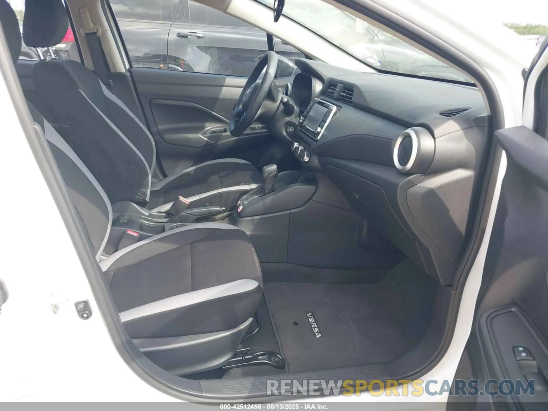 5 Photograph of a damaged car 3N1CN8DV0SL841358 NISSAN VERSA 2025
