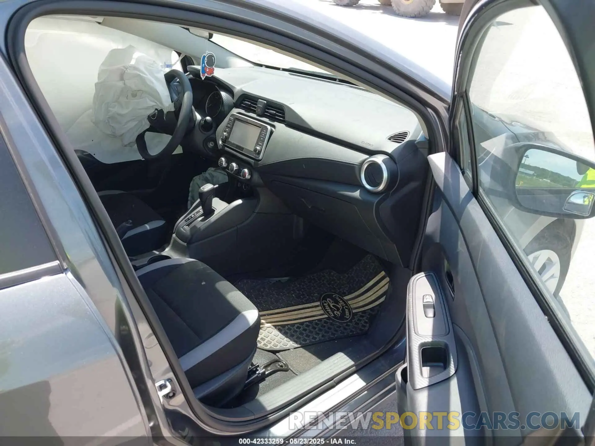 5 Photograph of a damaged car 3N1CN8DV0SL844308 NISSAN VERSA 2025