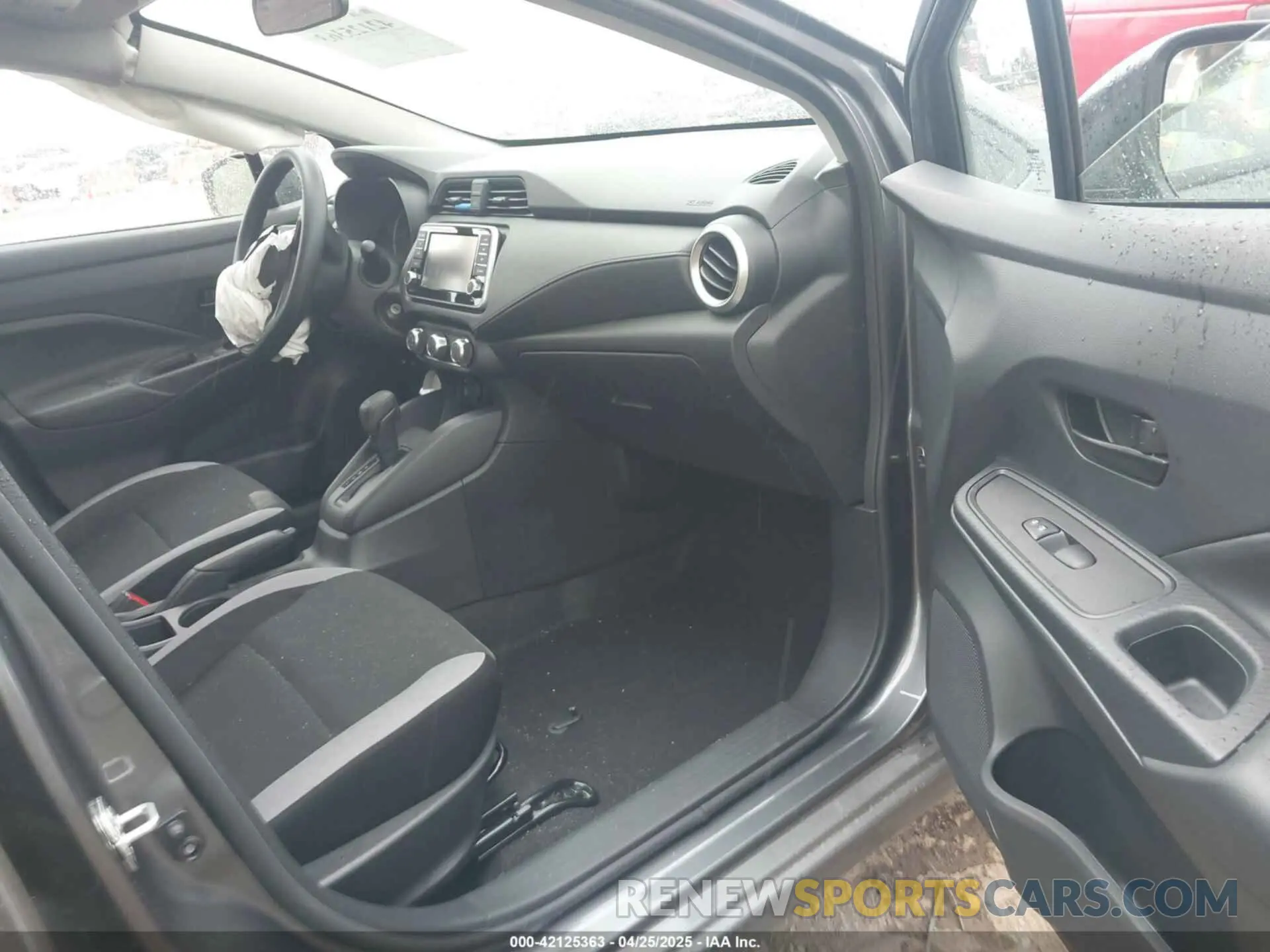 5 Photograph of a damaged car 3N1CN8DV3SL834646 NISSAN VERSA 2025