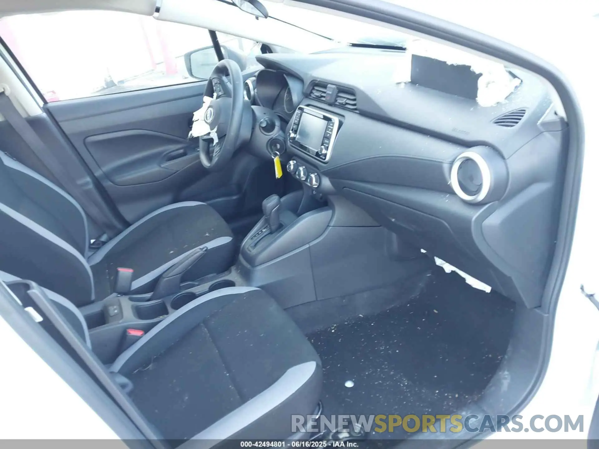 5 Photograph of a damaged car 3N1CN8DV6SL812558 NISSAN VERSA 2025