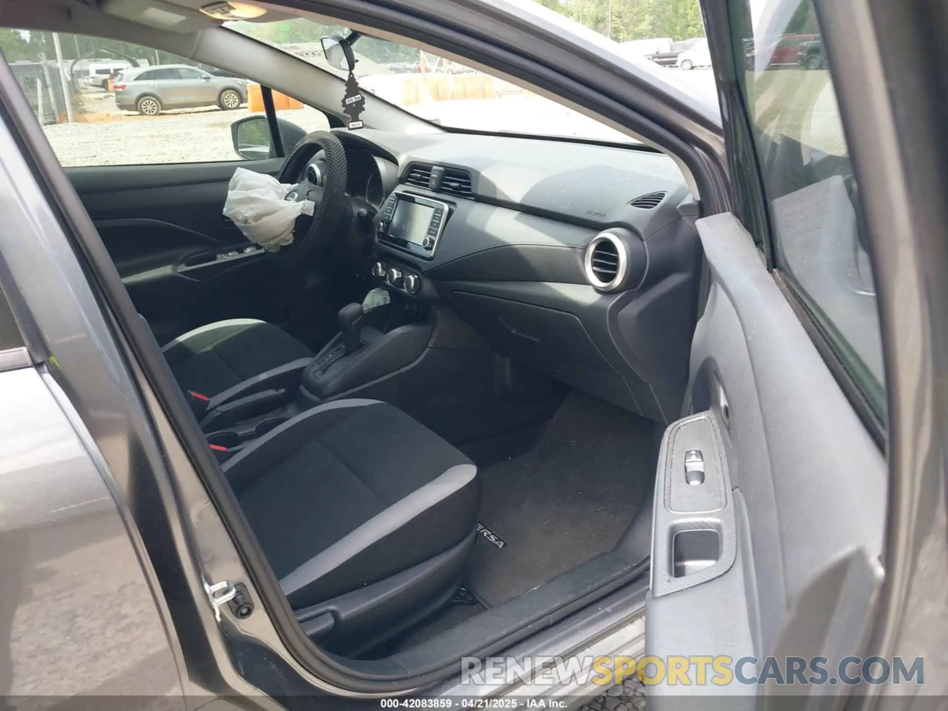 5 Photograph of a damaged car 3N1CN8DVXSL836216 NISSAN VERSA 2025