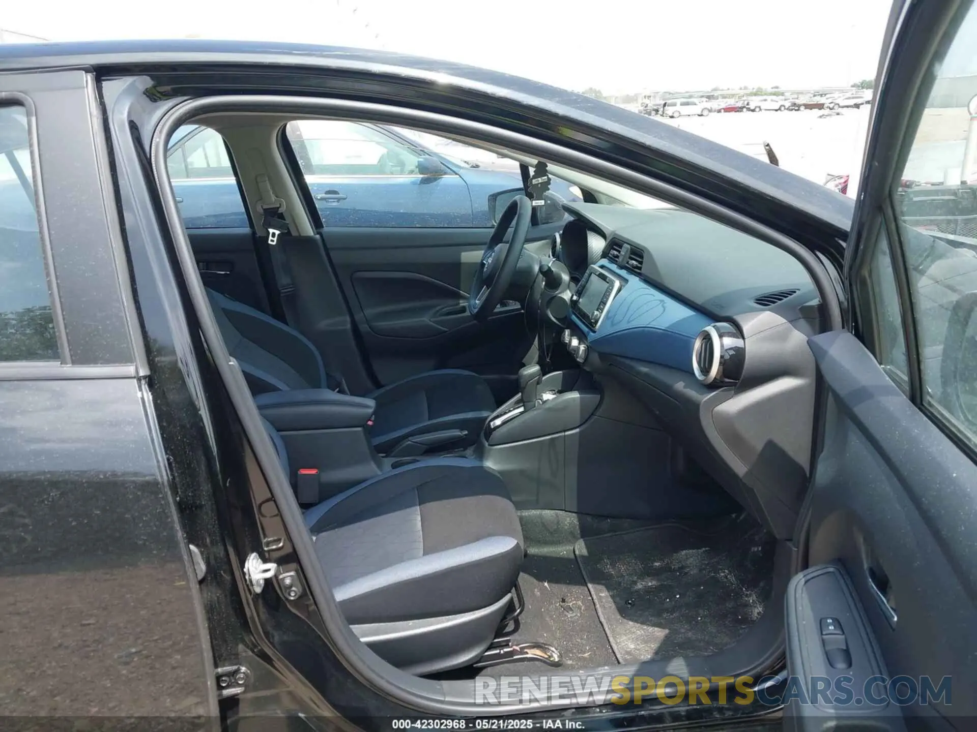 5 Photograph of a damaged car 3N1CN8EV8SL833913 NISSAN VERSA 2025
