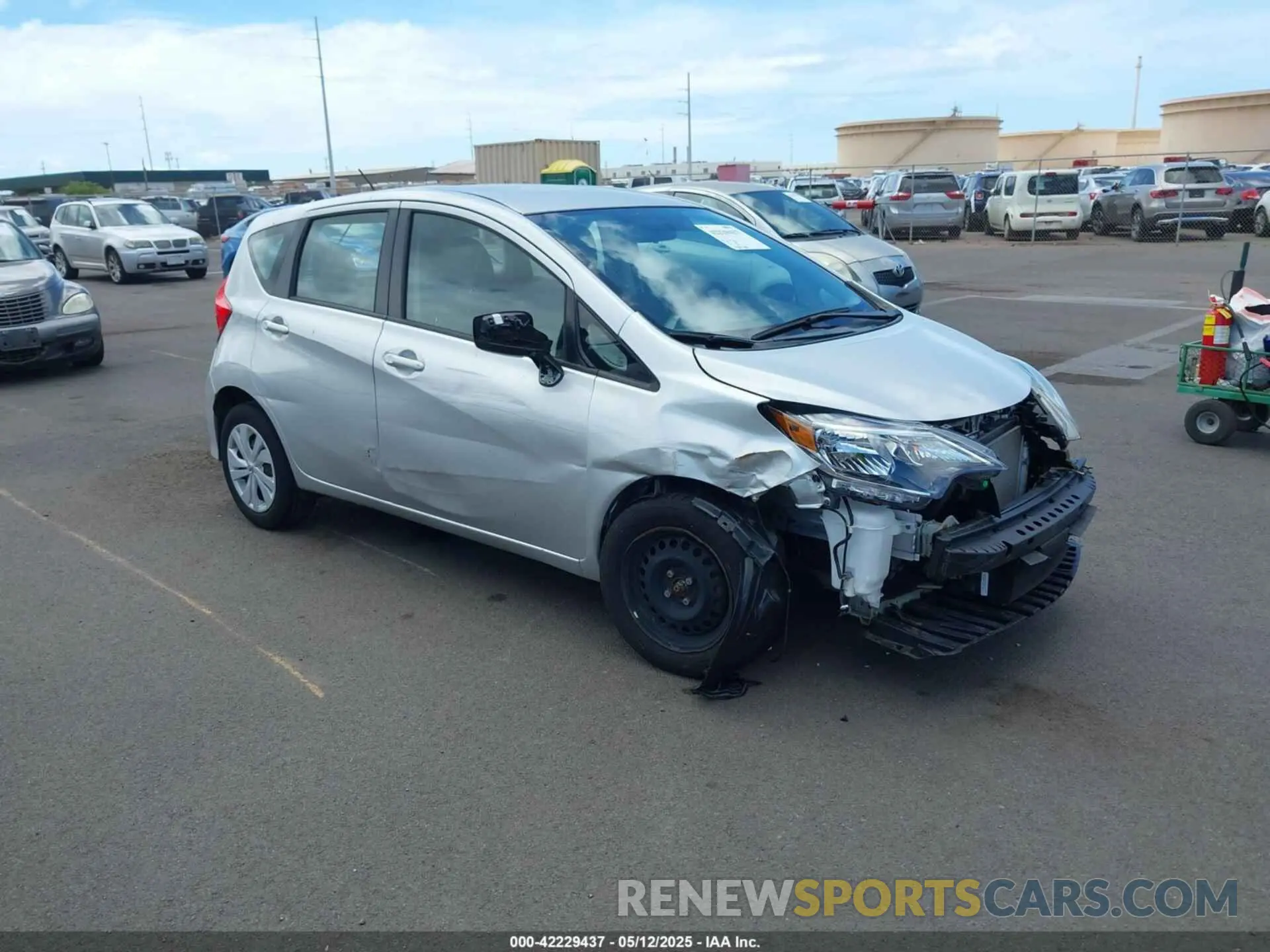 1 Photograph of a damaged car 3N1CE2CP0KL365483 NISSAN VERSA NOTE 2019