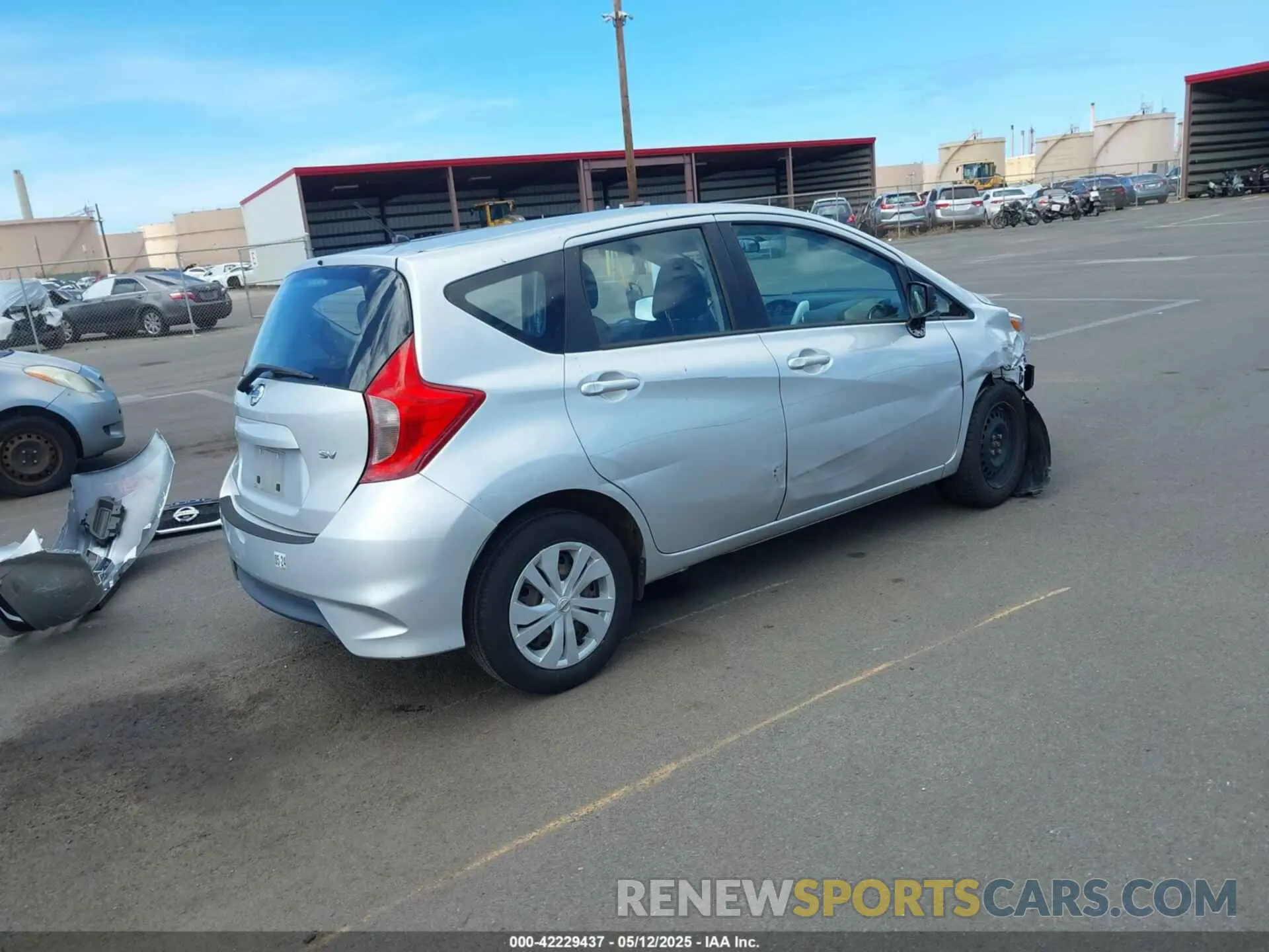 4 Photograph of a damaged car 3N1CE2CP0KL365483 NISSAN VERSA NOTE 2019