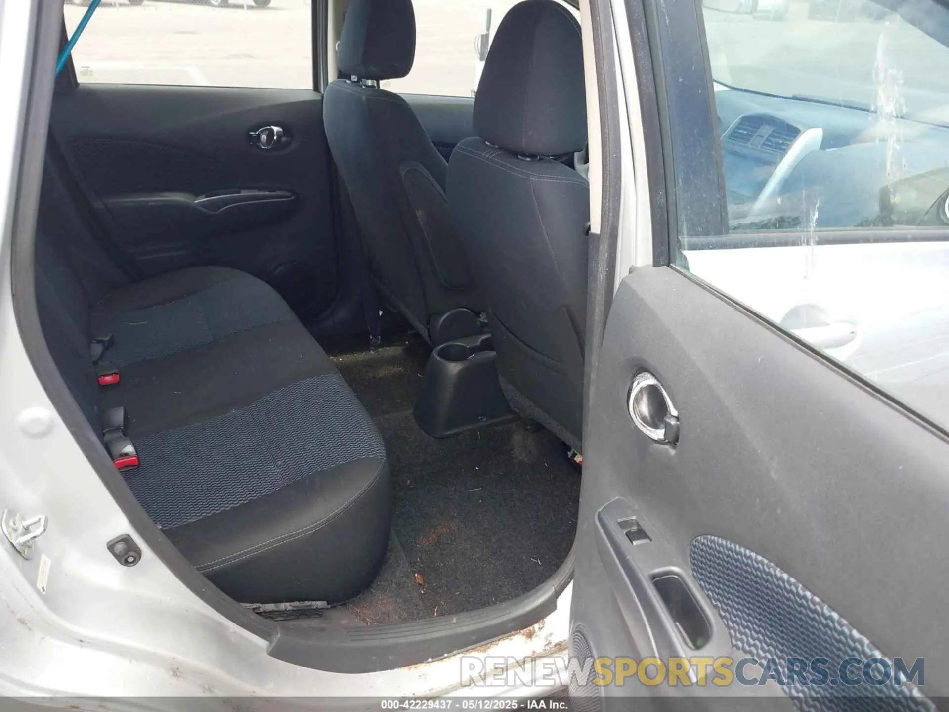 8 Photograph of a damaged car 3N1CE2CP0KL365483 NISSAN VERSA NOTE 2019