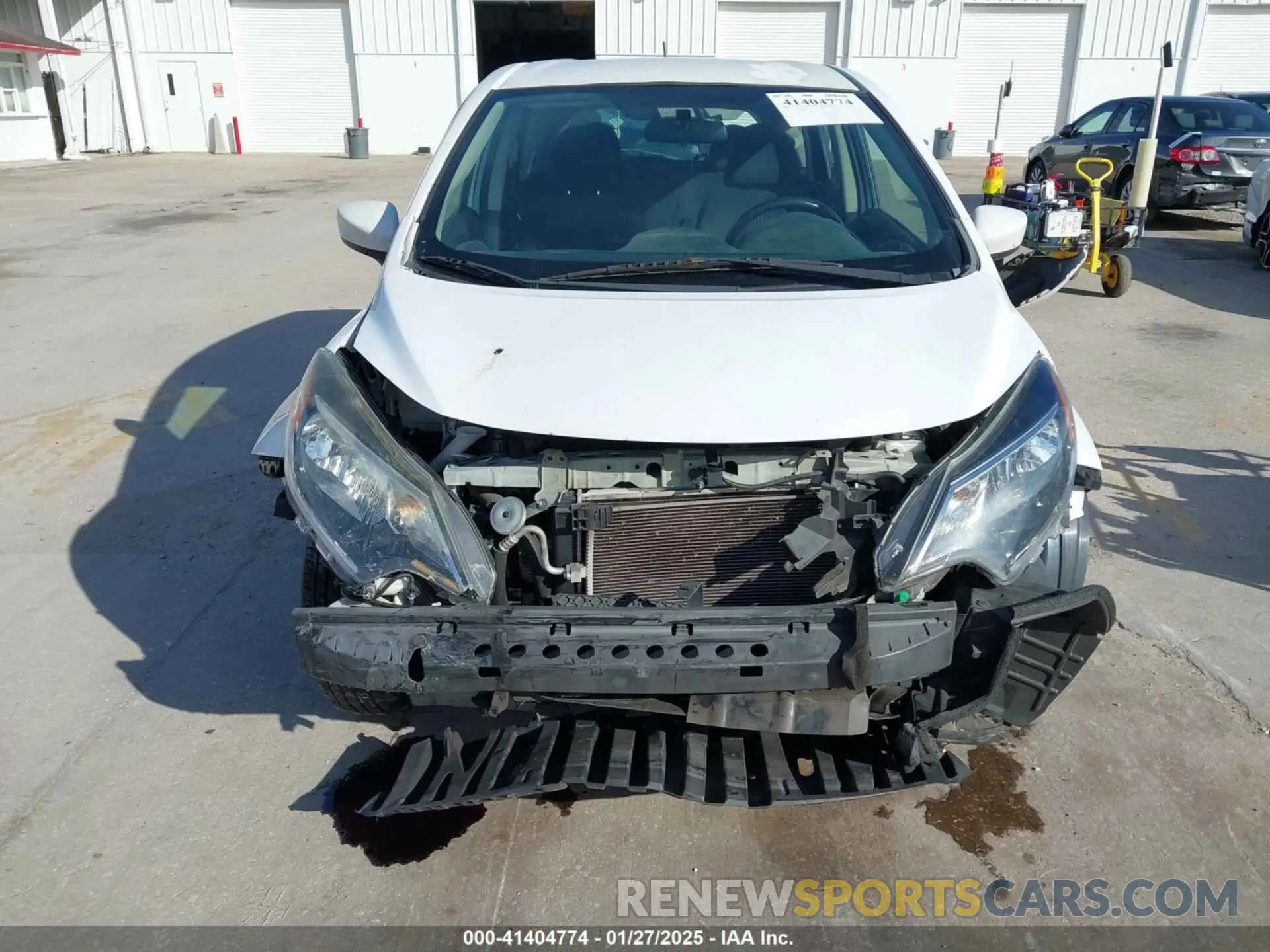 12 Photograph of a damaged car 3N1CE2CP1KL363757 NISSAN VERSA NOTE 2019