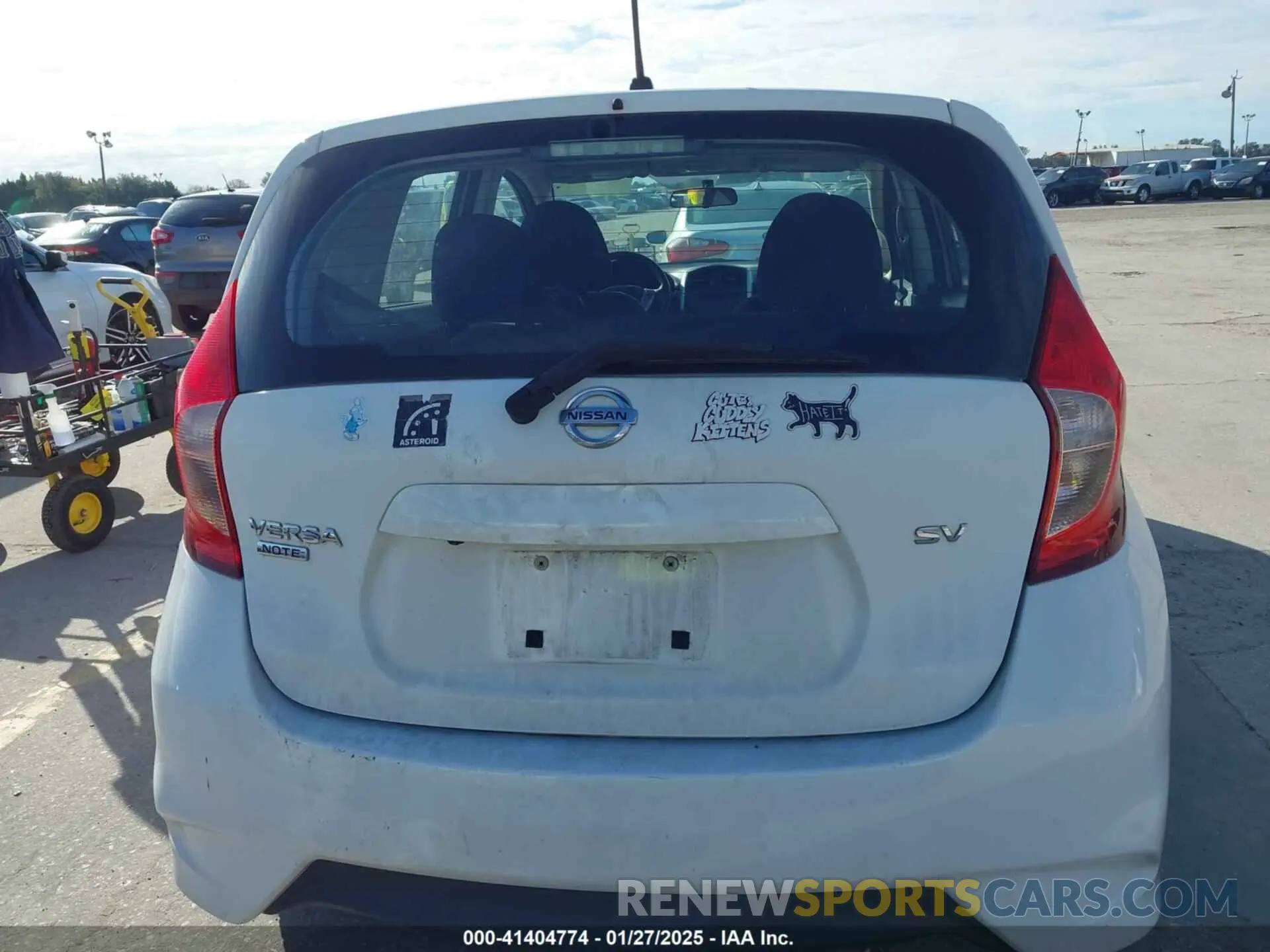 16 Photograph of a damaged car 3N1CE2CP1KL363757 NISSAN VERSA NOTE 2019