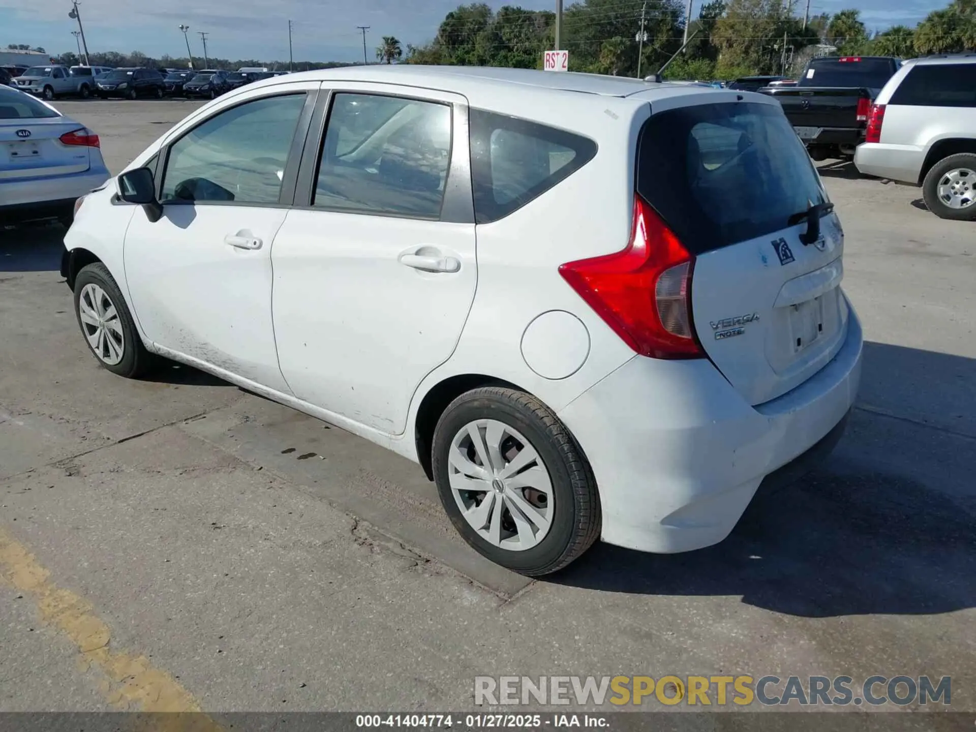 3 Photograph of a damaged car 3N1CE2CP1KL363757 NISSAN VERSA NOTE 2019