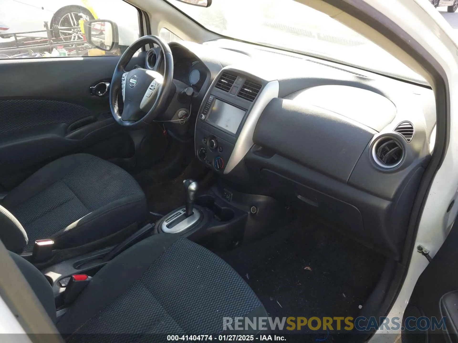 5 Photograph of a damaged car 3N1CE2CP1KL363757 NISSAN VERSA NOTE 2019