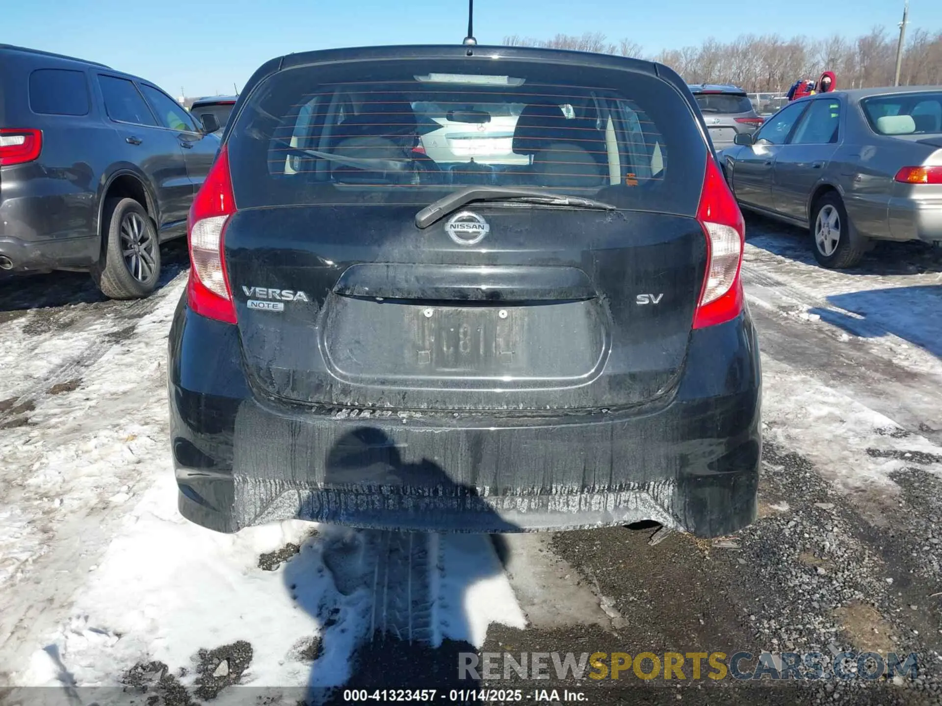 16 Photograph of a damaged car 3N1CE2CP1KL365279 NISSAN VERSA NOTE 2019