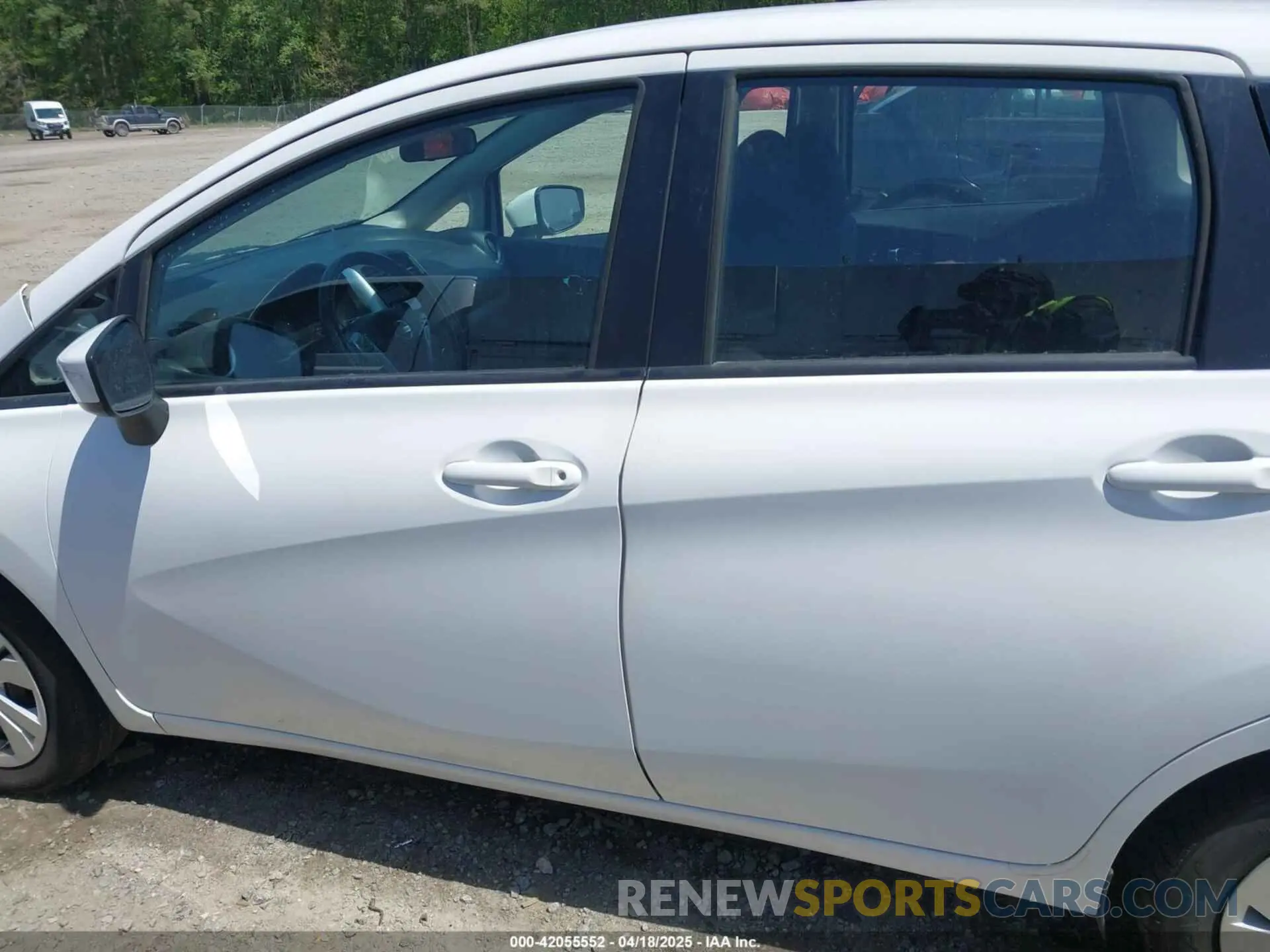 15 Photograph of a damaged car 3N1CE2CP1KL366321 NISSAN VERSA NOTE 2019