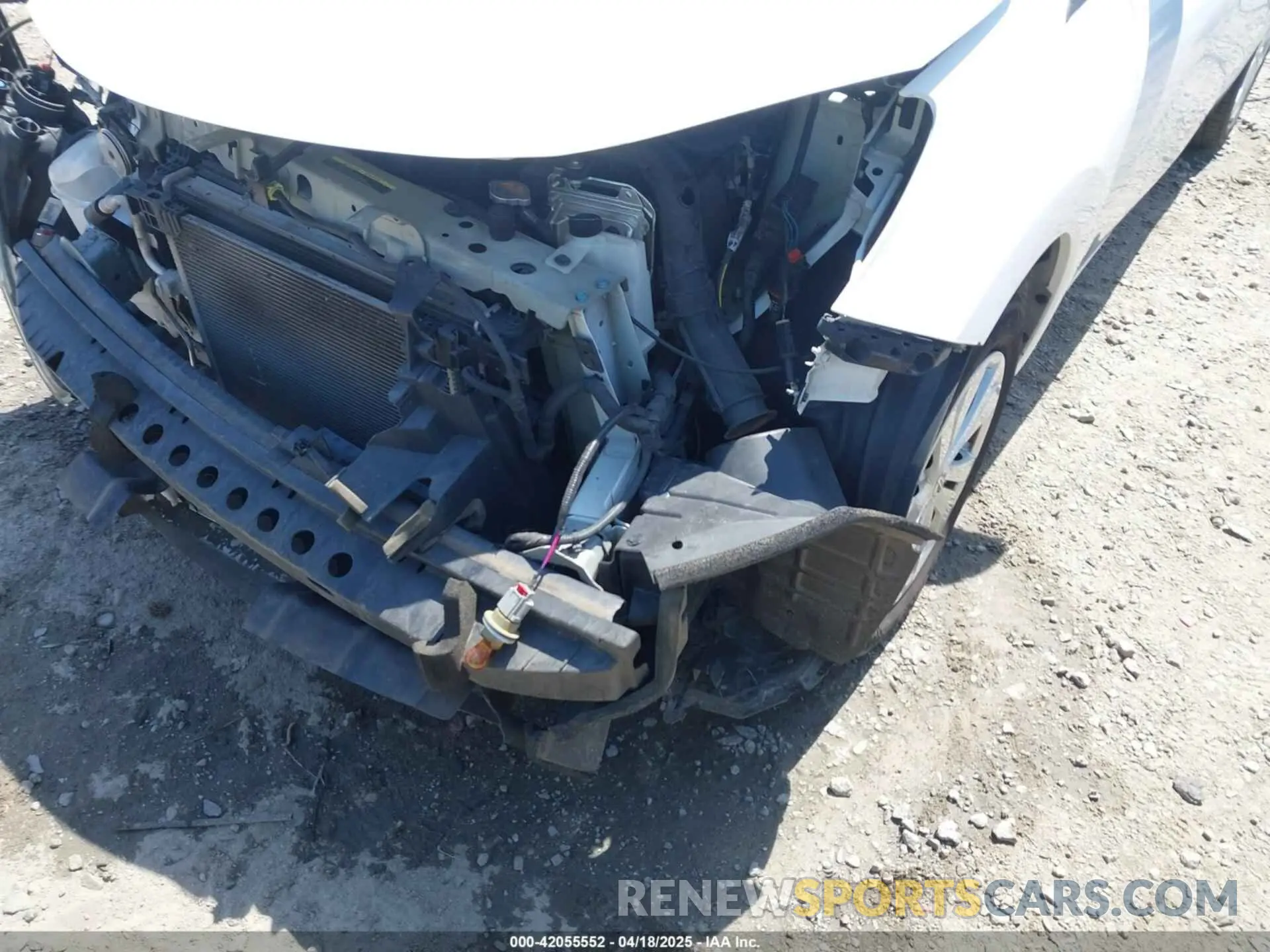 19 Photograph of a damaged car 3N1CE2CP1KL366321 NISSAN VERSA NOTE 2019
