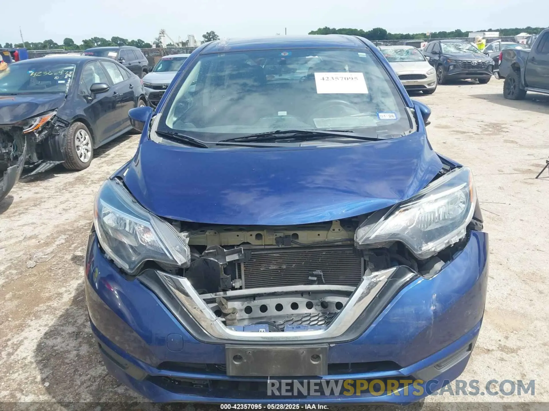 12 Photograph of a damaged car 3N1CE2CP2KL358454 NISSAN VERSA NOTE 2019