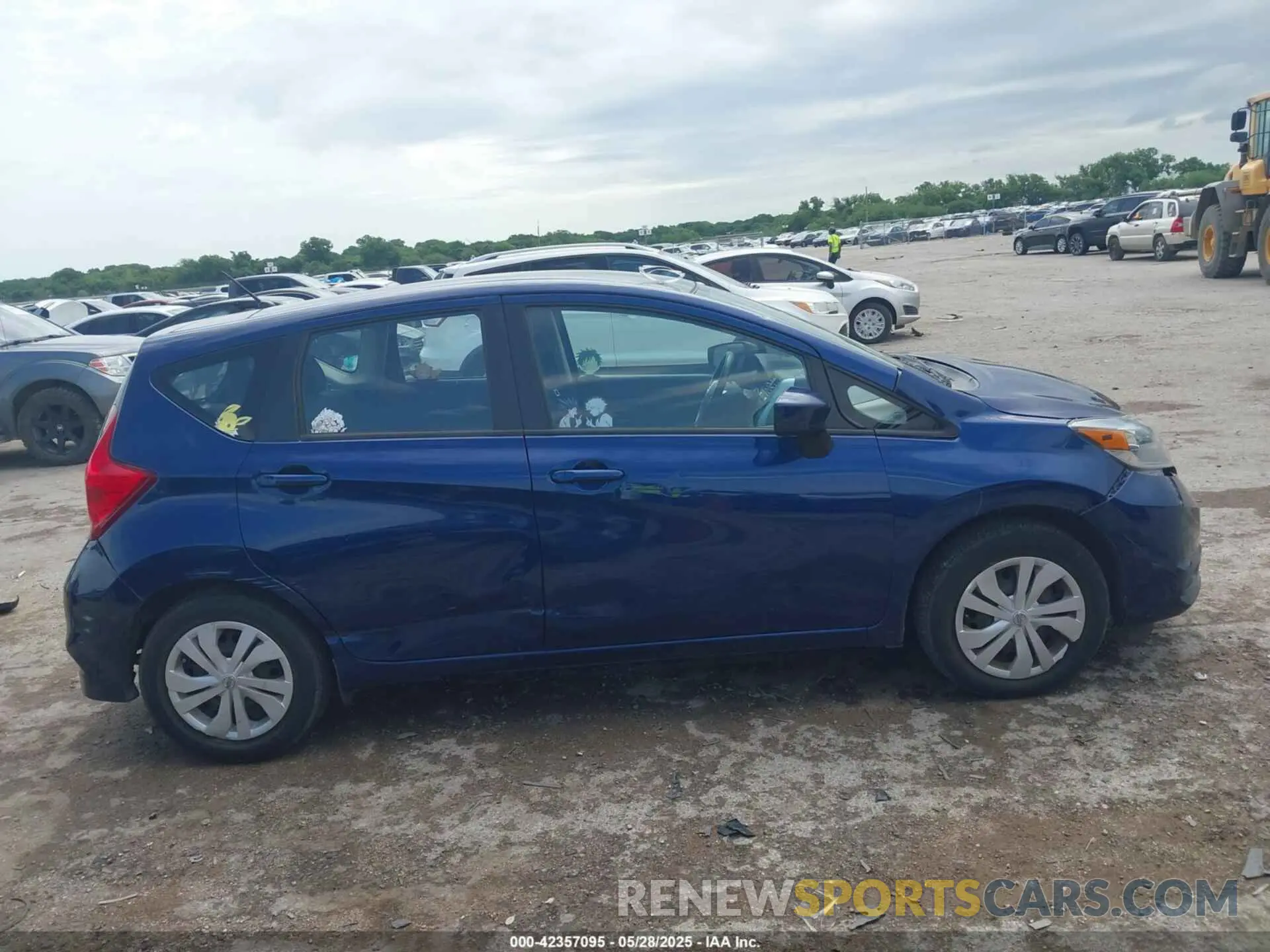 13 Photograph of a damaged car 3N1CE2CP2KL358454 NISSAN VERSA NOTE 2019