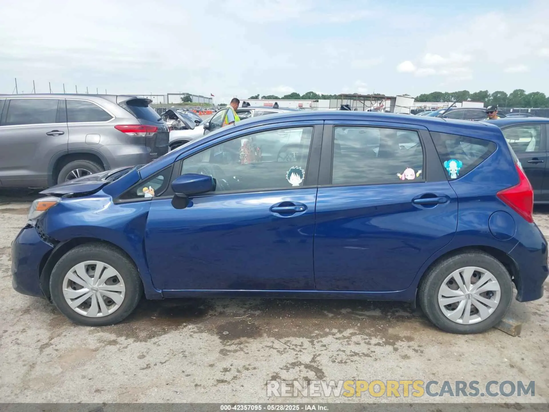 14 Photograph of a damaged car 3N1CE2CP2KL358454 NISSAN VERSA NOTE 2019