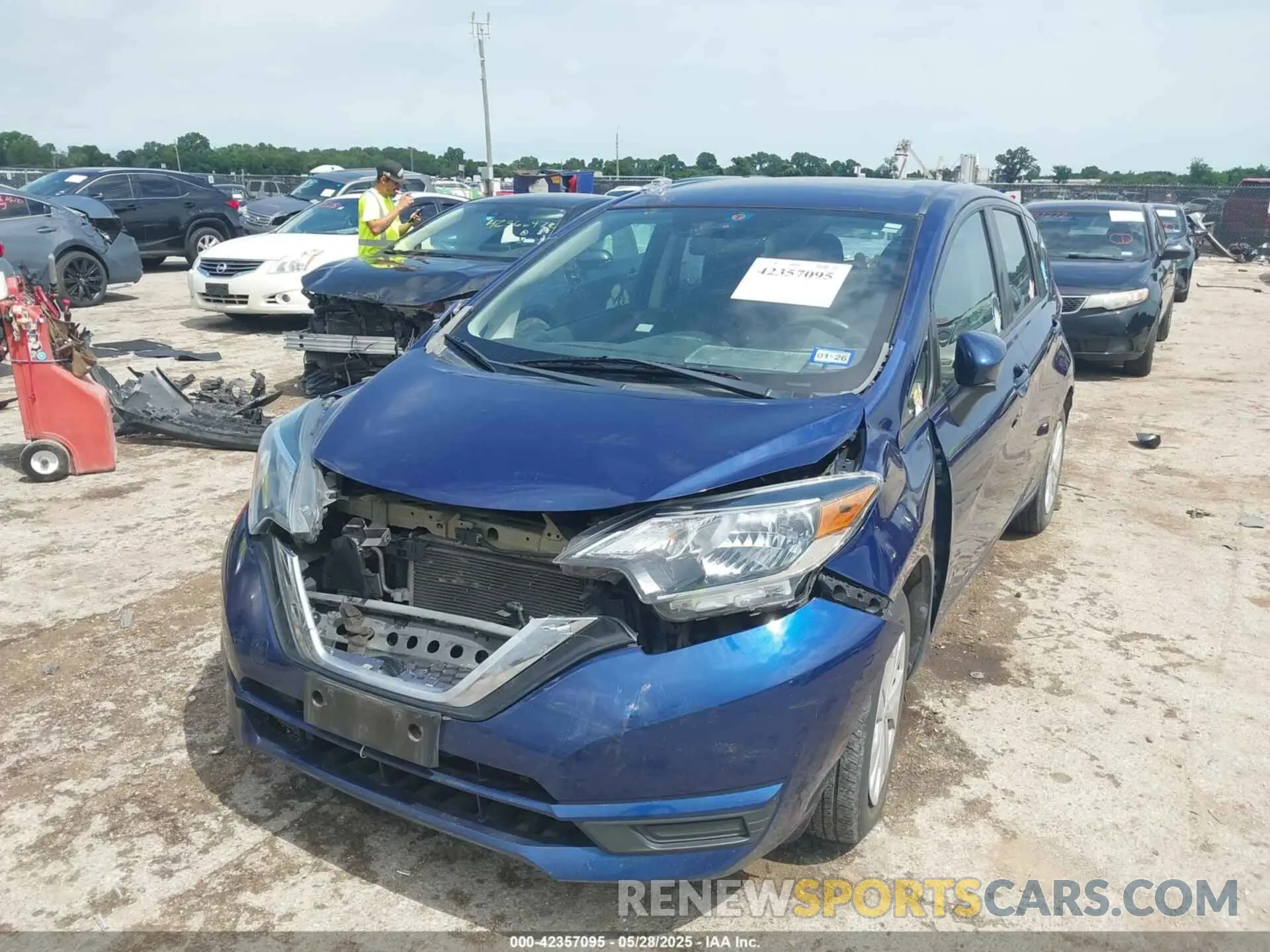 2 Photograph of a damaged car 3N1CE2CP2KL358454 NISSAN VERSA NOTE 2019