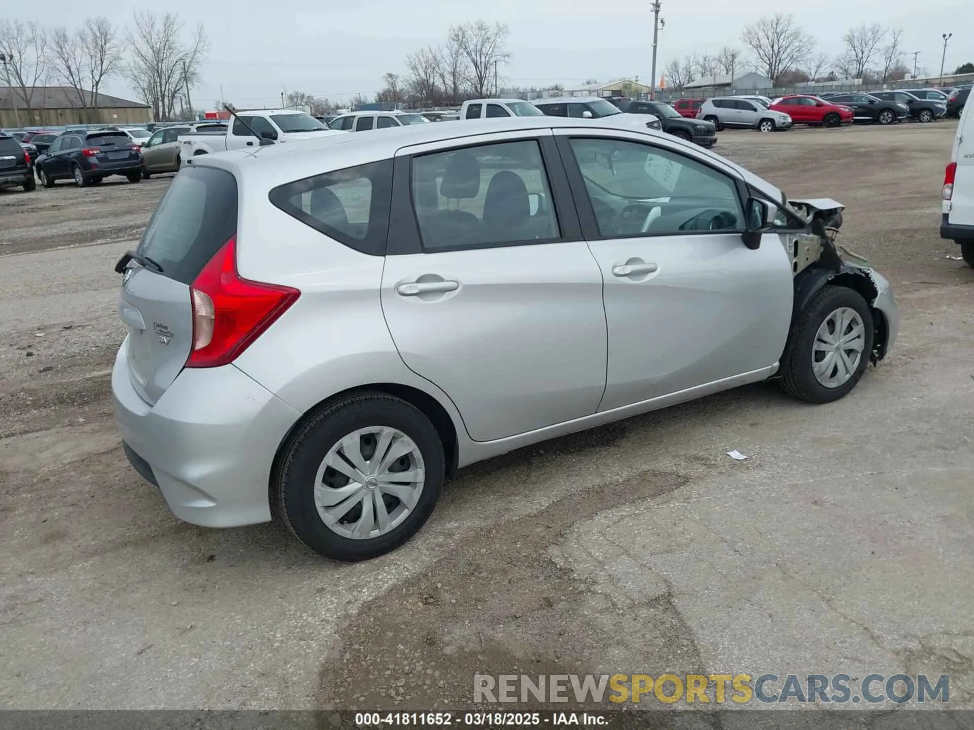 4 Photograph of a damaged car 3N1CE2CP3KL363503 NISSAN VERSA NOTE 2019