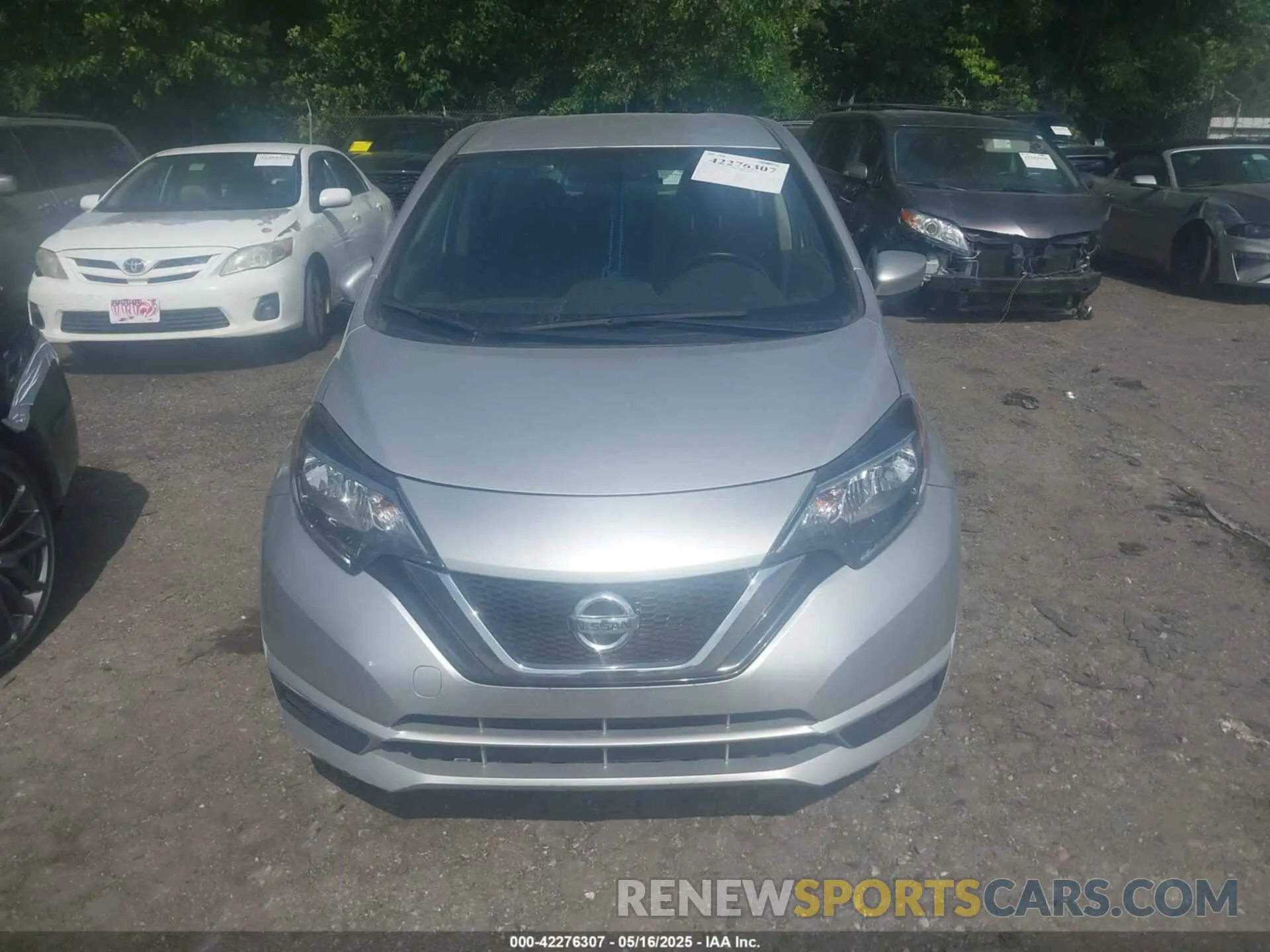 12 Photograph of a damaged car 3N1CE2CP4KL361811 NISSAN VERSA NOTE 2019